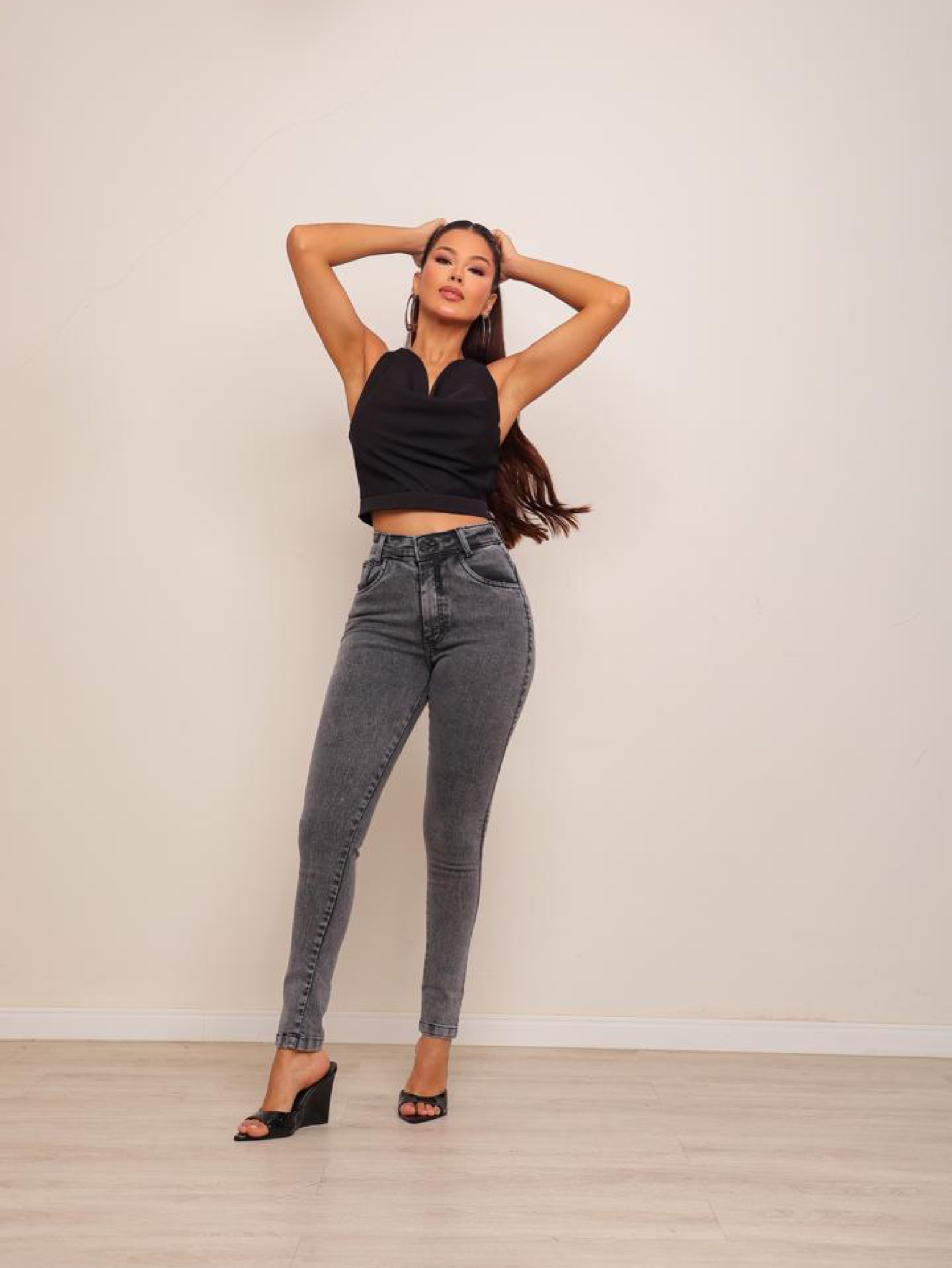 Calça skinny jeans feminina