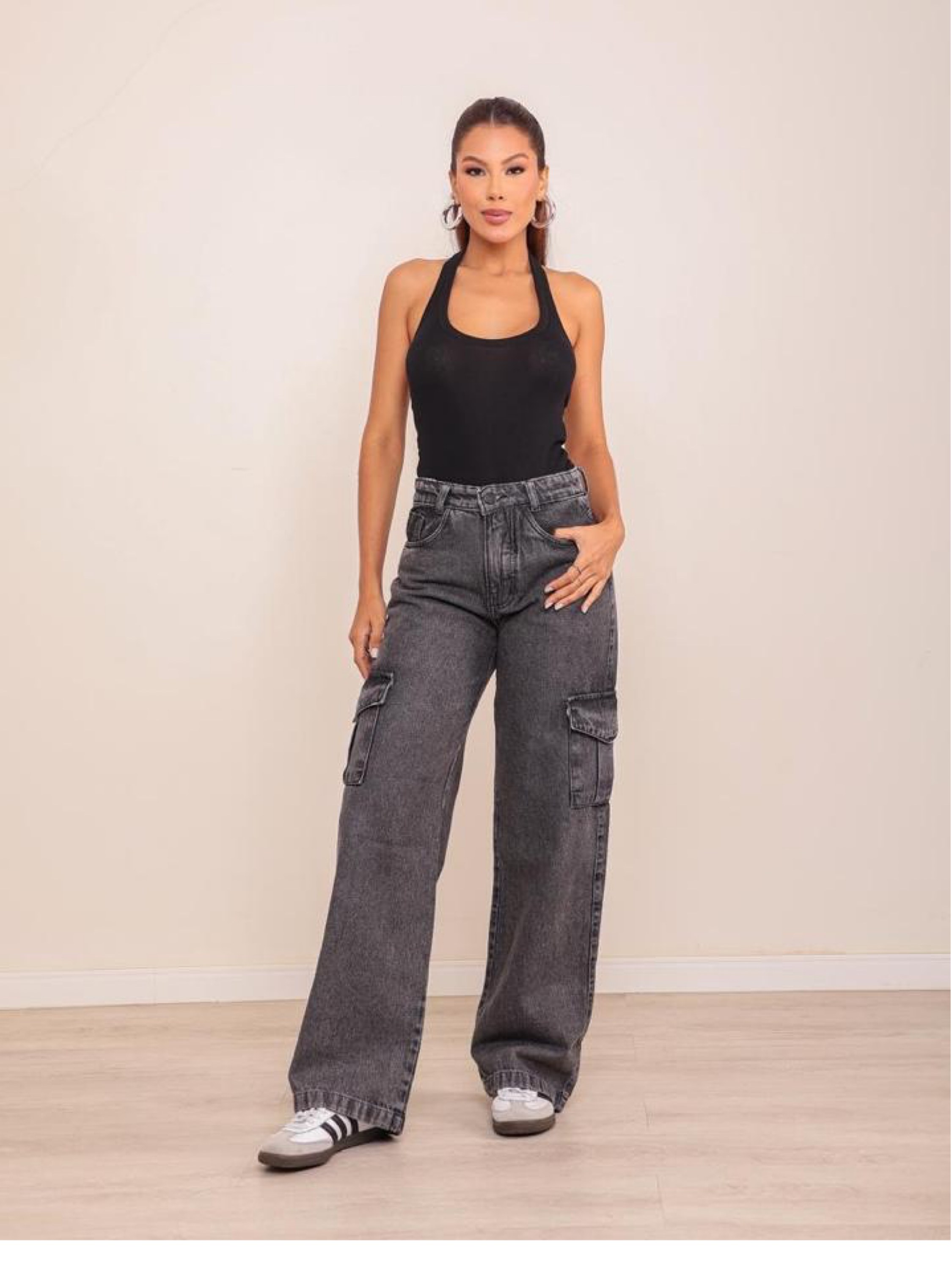 Calça wide leg cargo jeans feminina