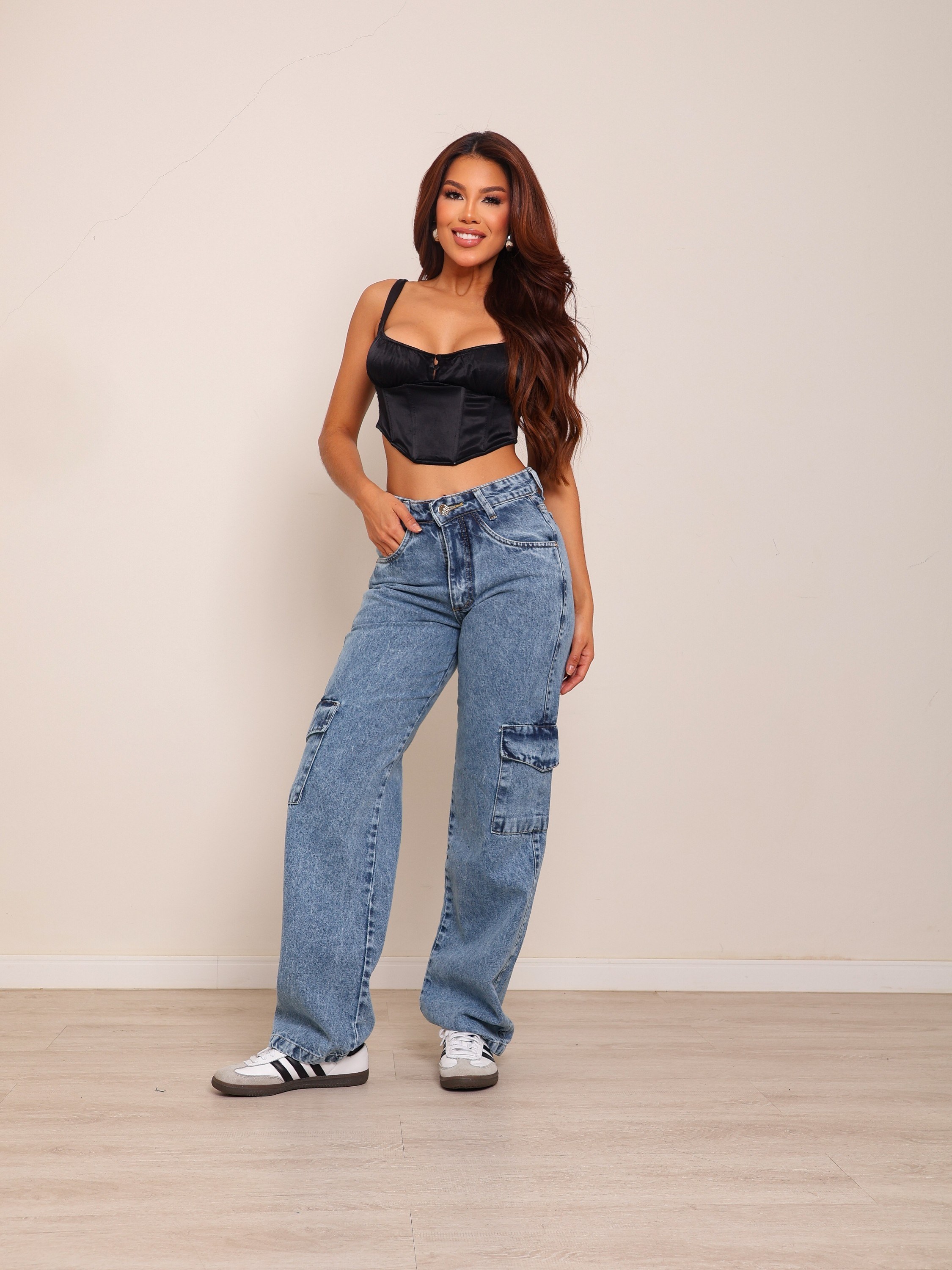 calça wide leg cargo jeans feminina