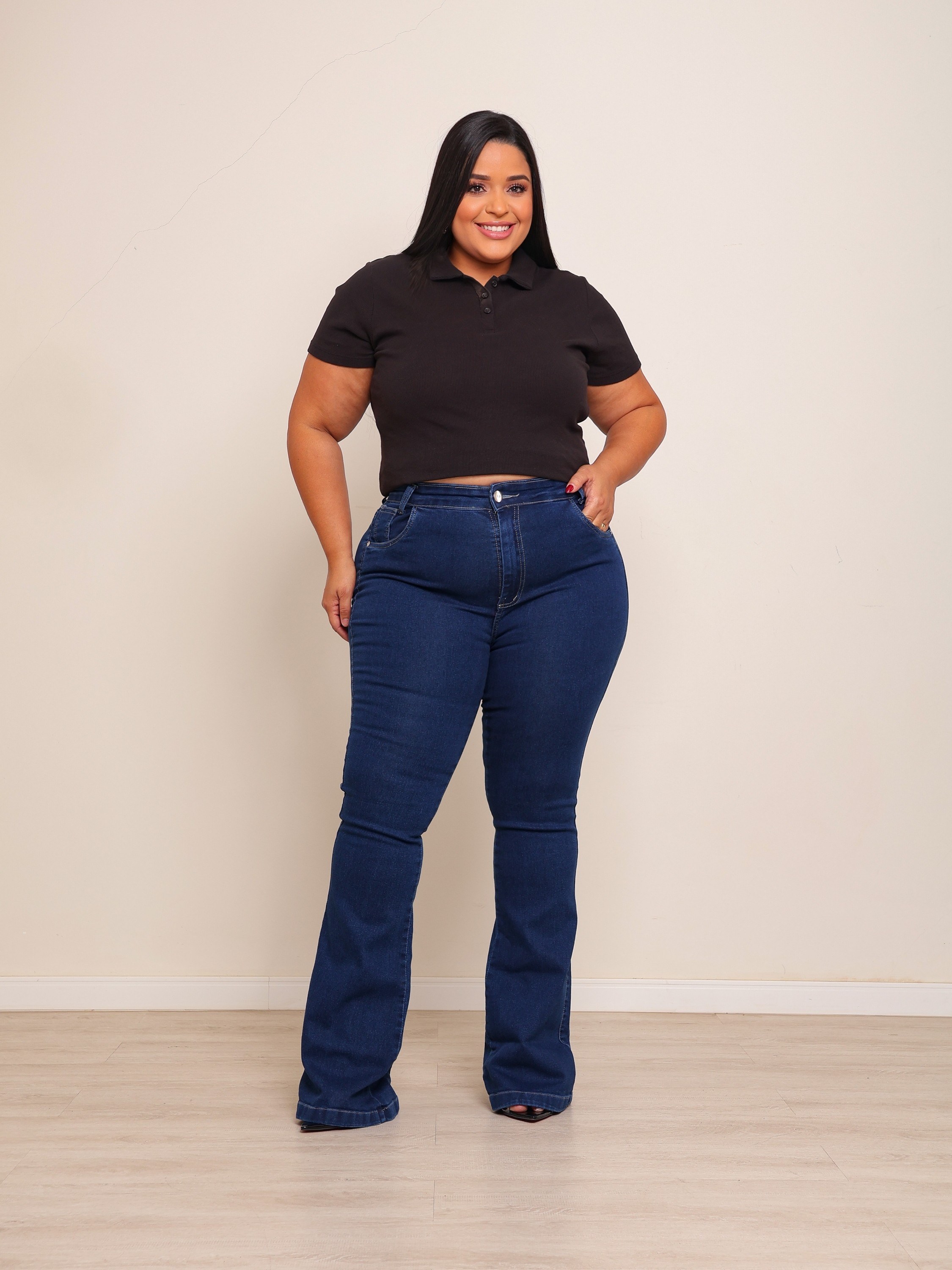 calça flare jeans feminina plus size