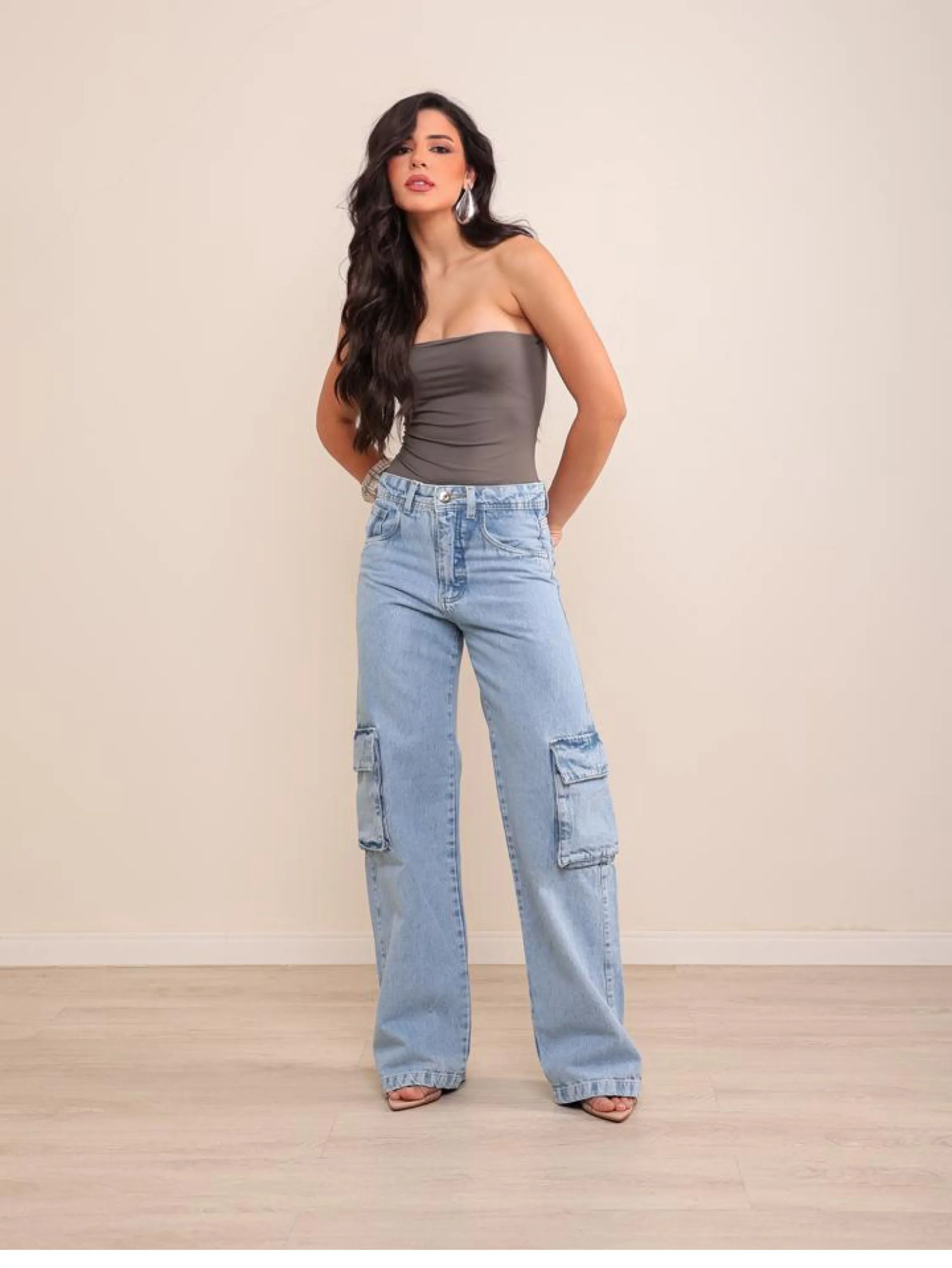 Calça wide leg cargo jeans feminina