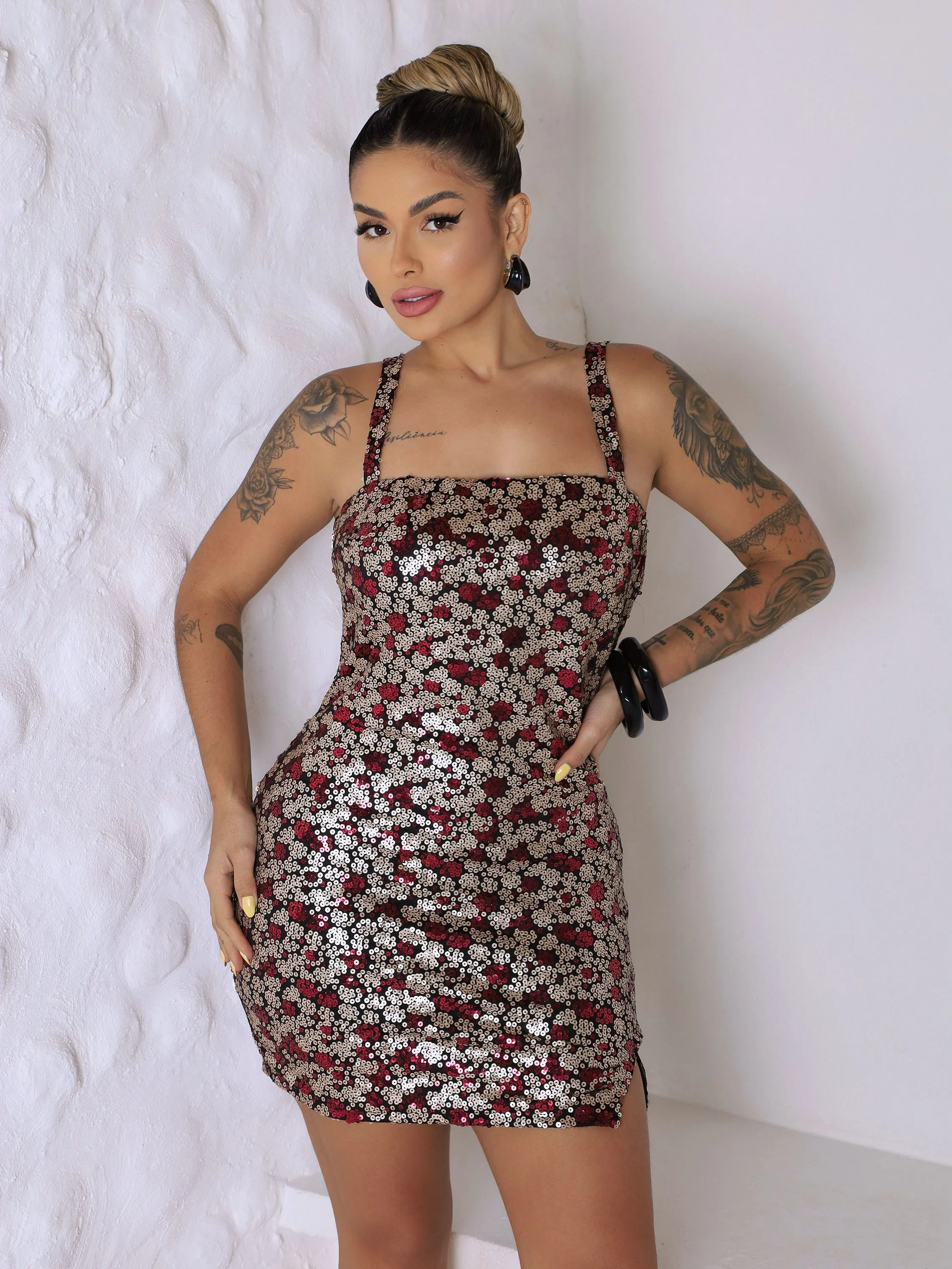 VESTIDO CURTO PAETE JUDDY