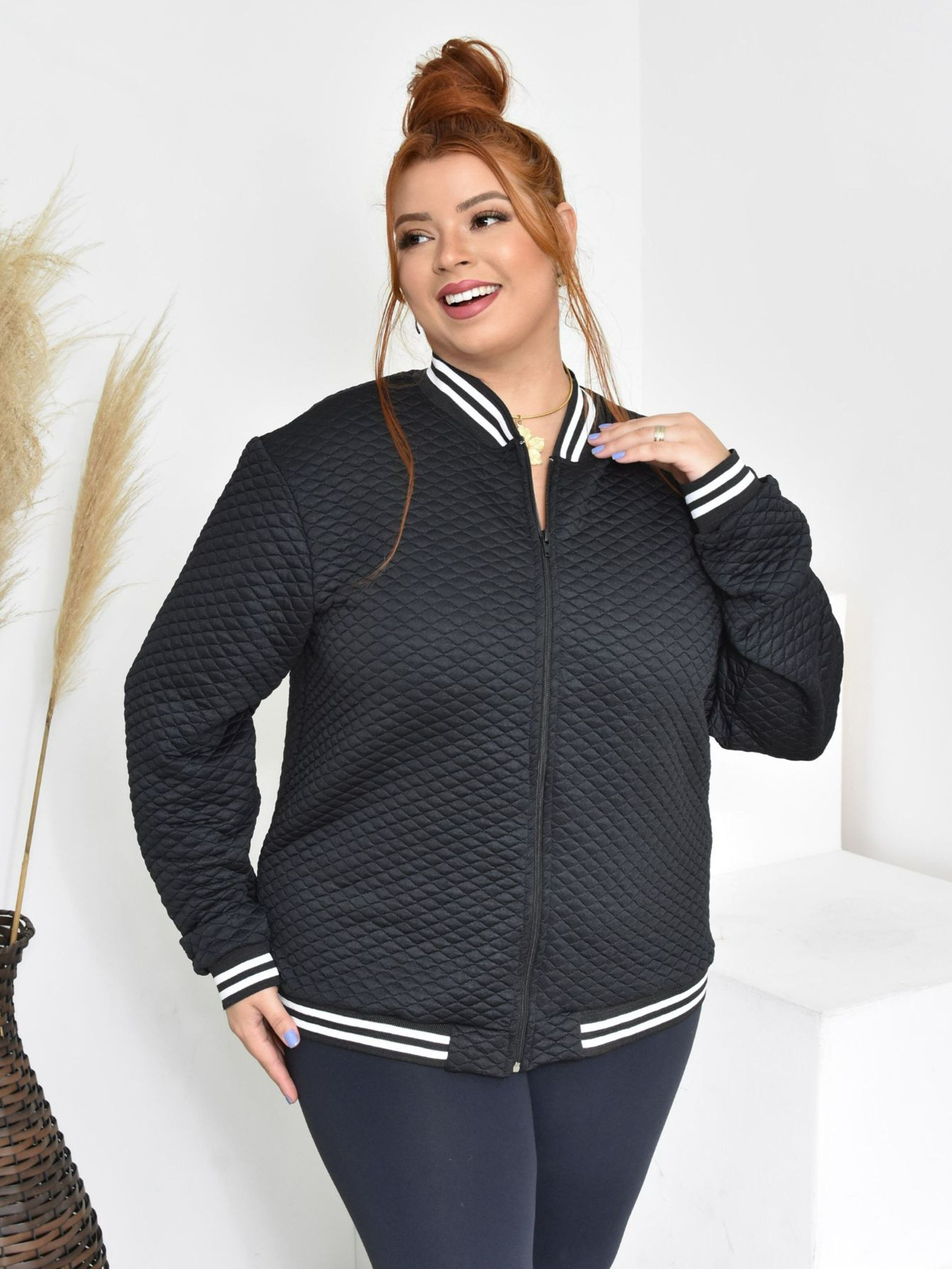 Jaqueta Bomber Plus SIze Casaco De Frio Feminino em MAtelasse Moda Outono/Inverno