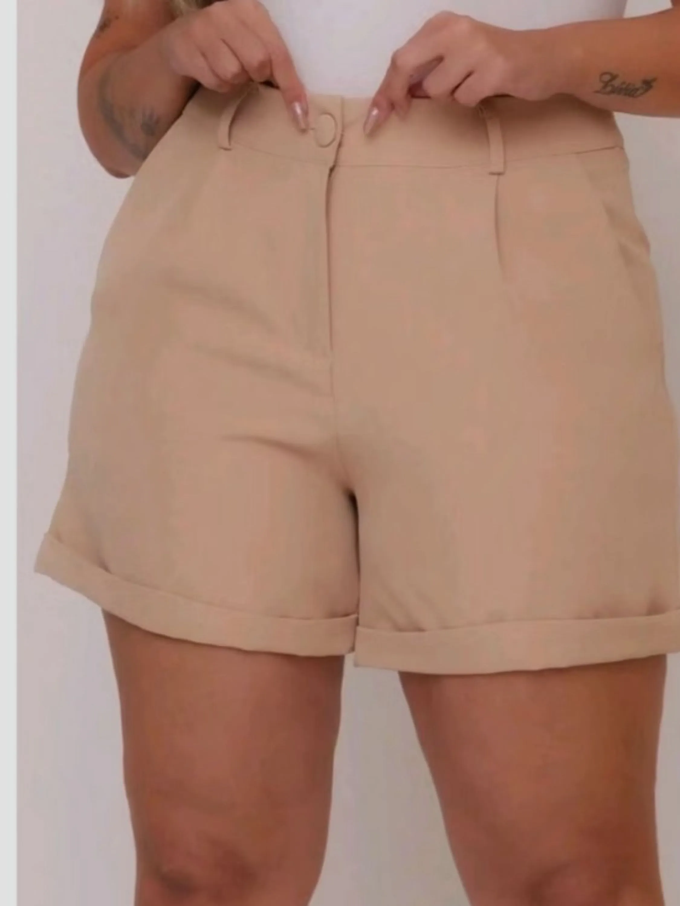 Short alfaiataria plus size Plissado com barra