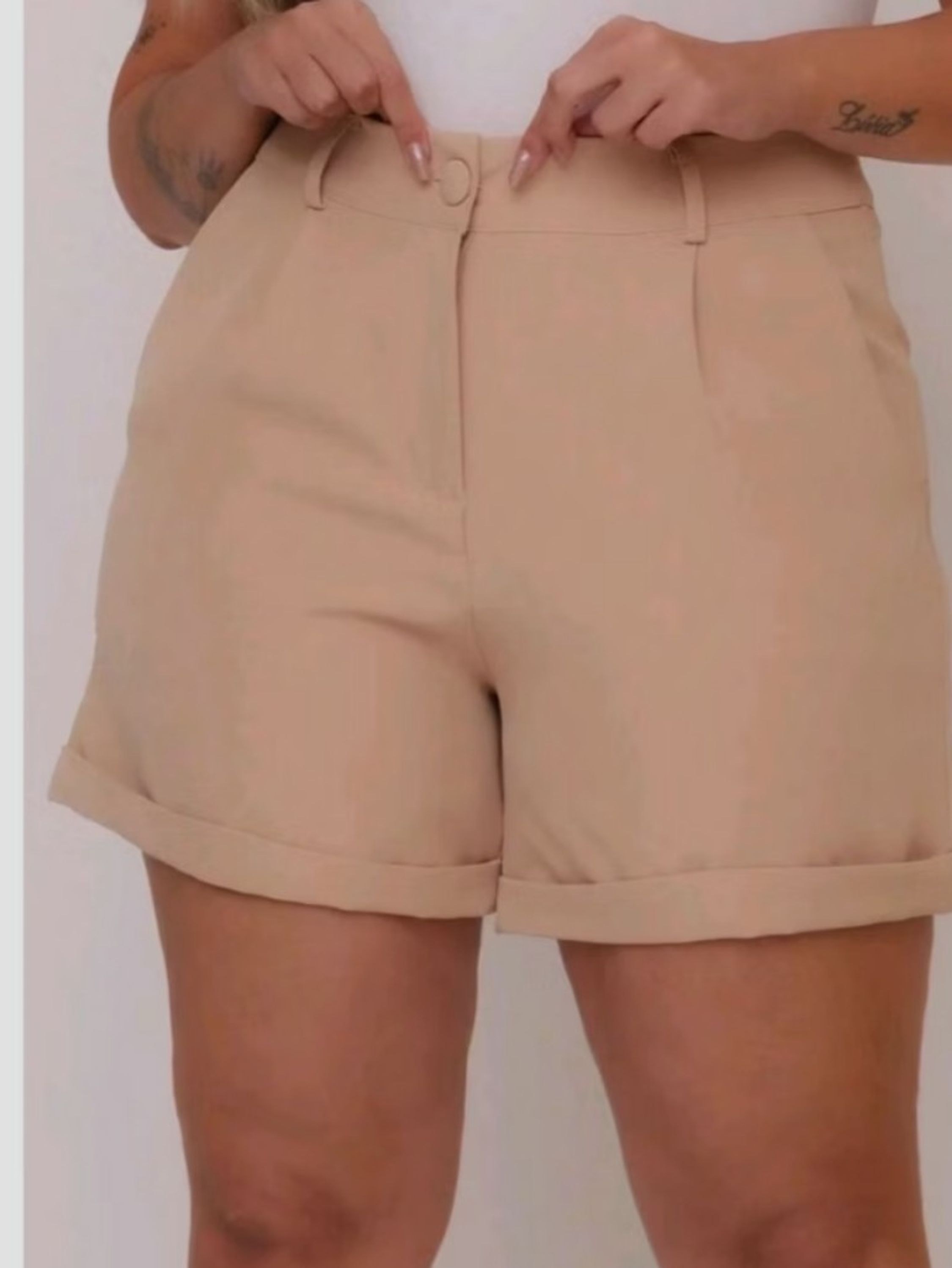 Short alfaiataria plus size Plissado com barra