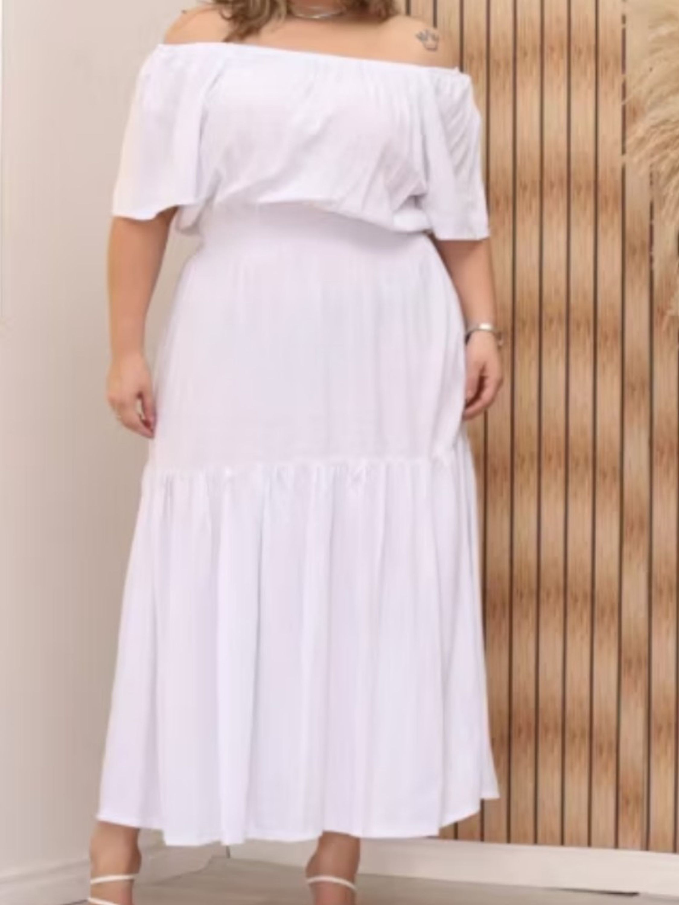 Vestido longo ombro a ombro plus size ciganinha