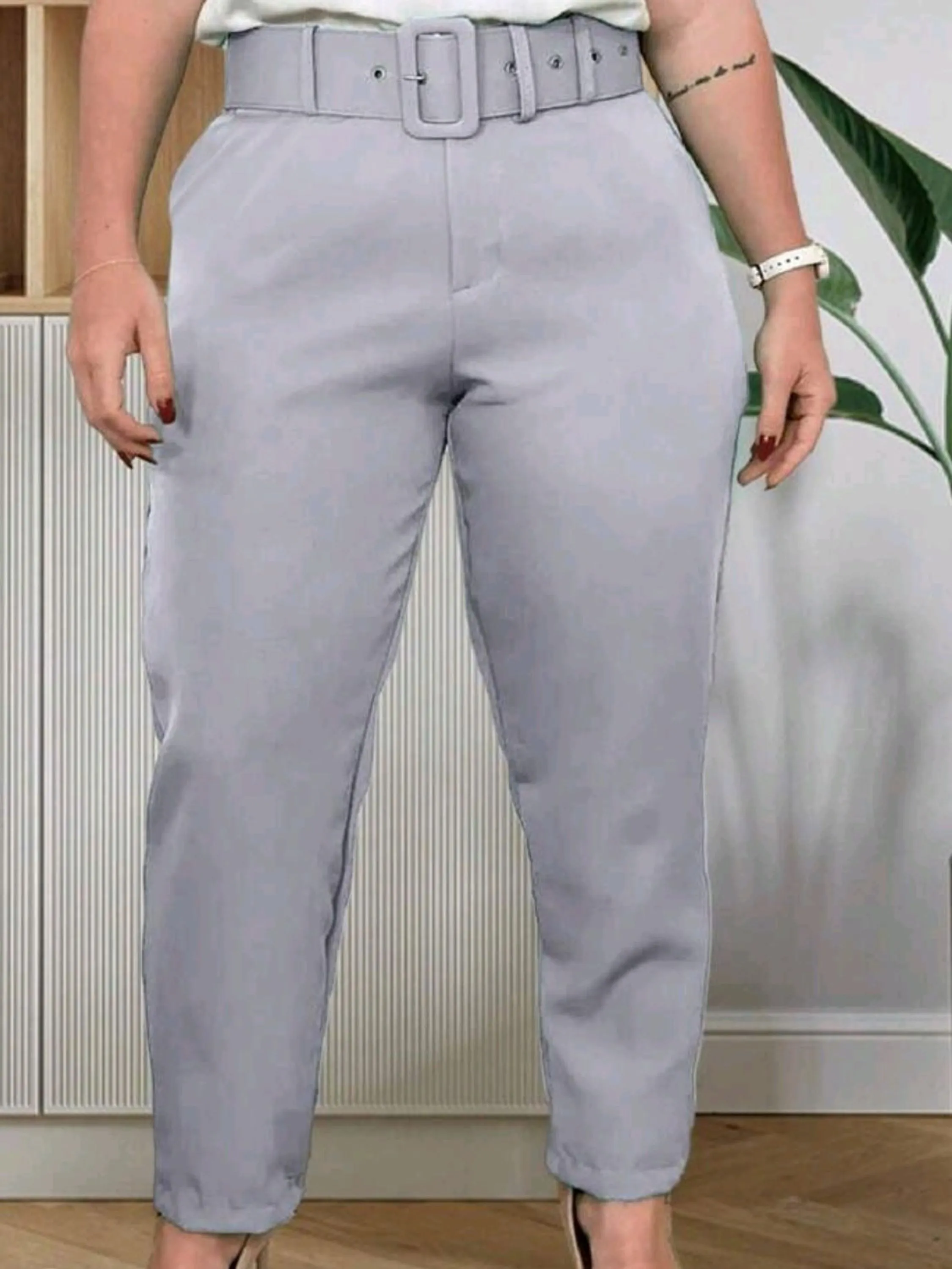 Calça Alfaiataria Plus Size Com Cinto