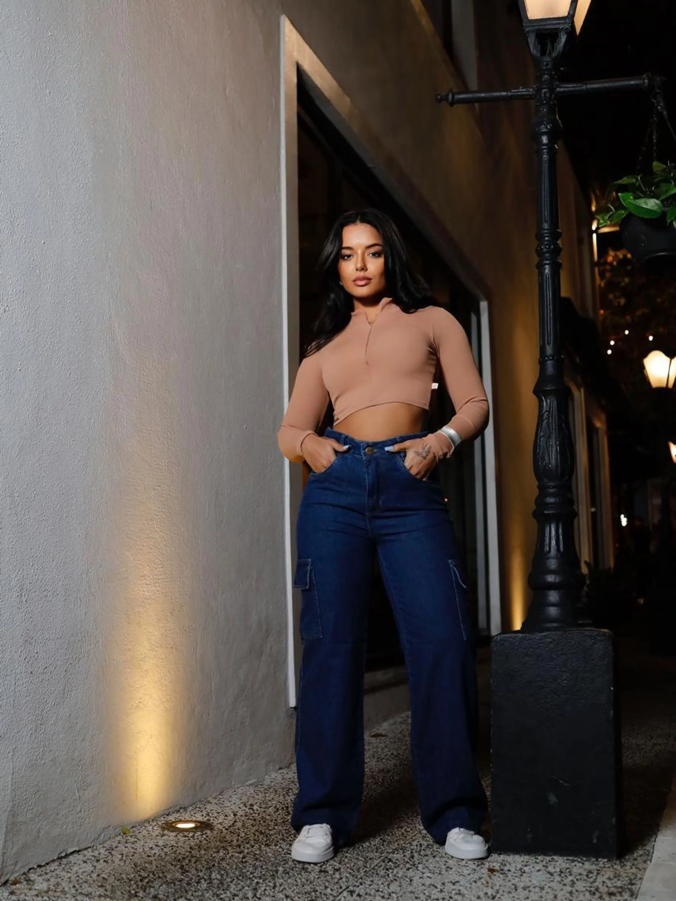 Wide Leg cargo escura fit