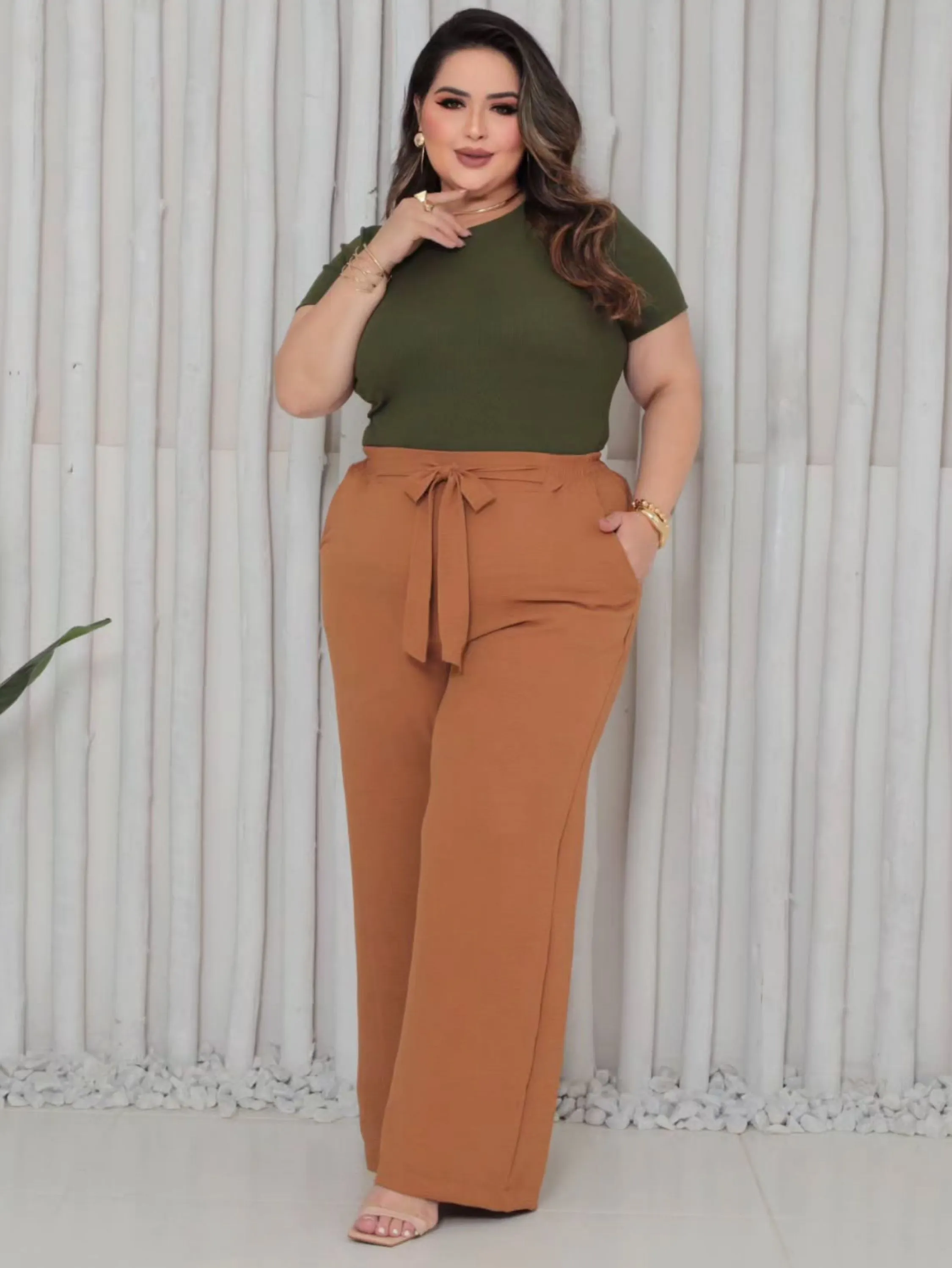 Calça pantalona plus size amarração duna