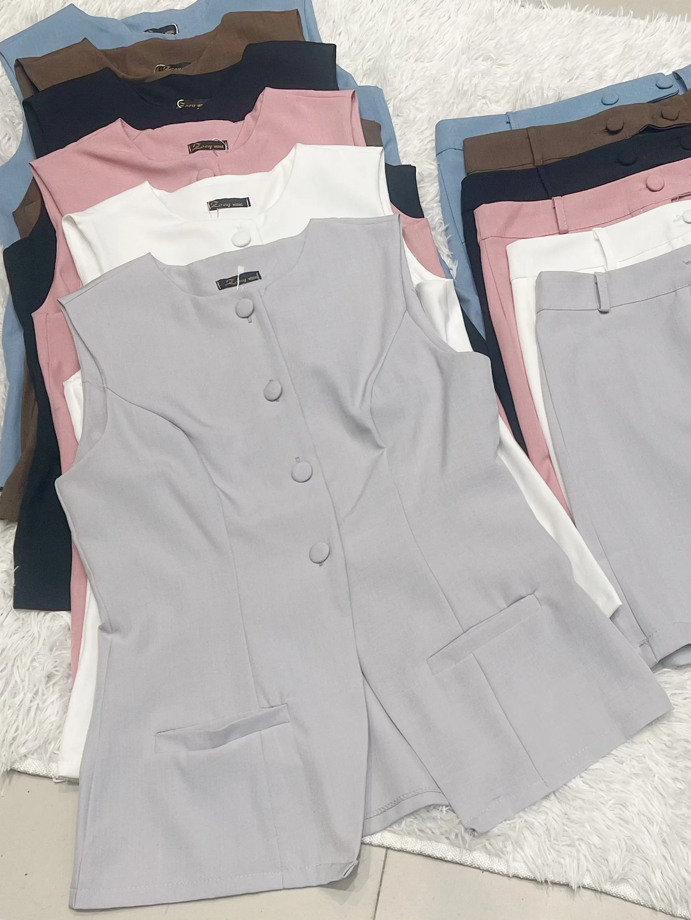 Conjunto Short Saia e Colete 4 botões  Lili moda feminina