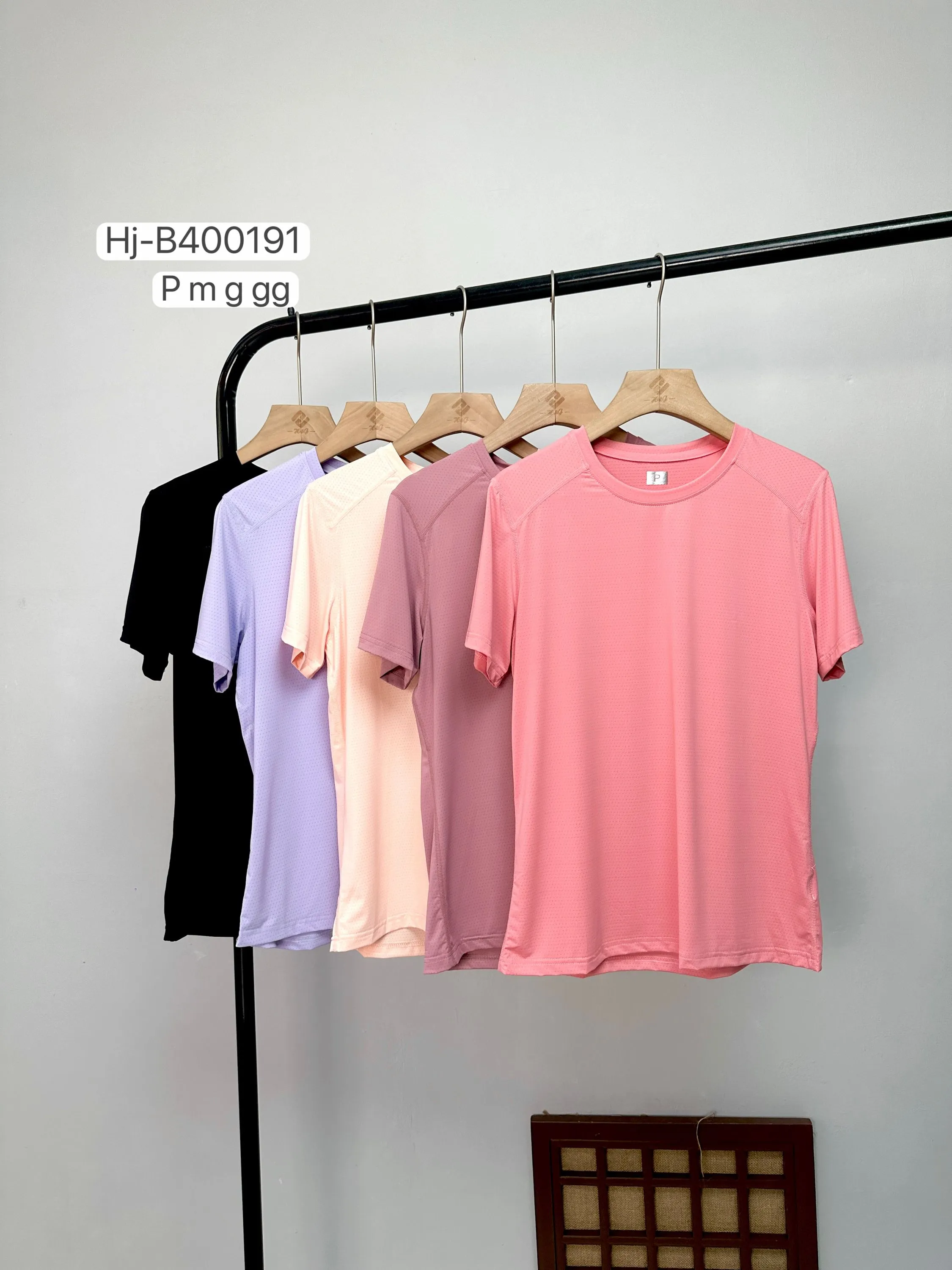 Camiseta Feminina Esportiva Dry Fit e Detalhe Microperfurad