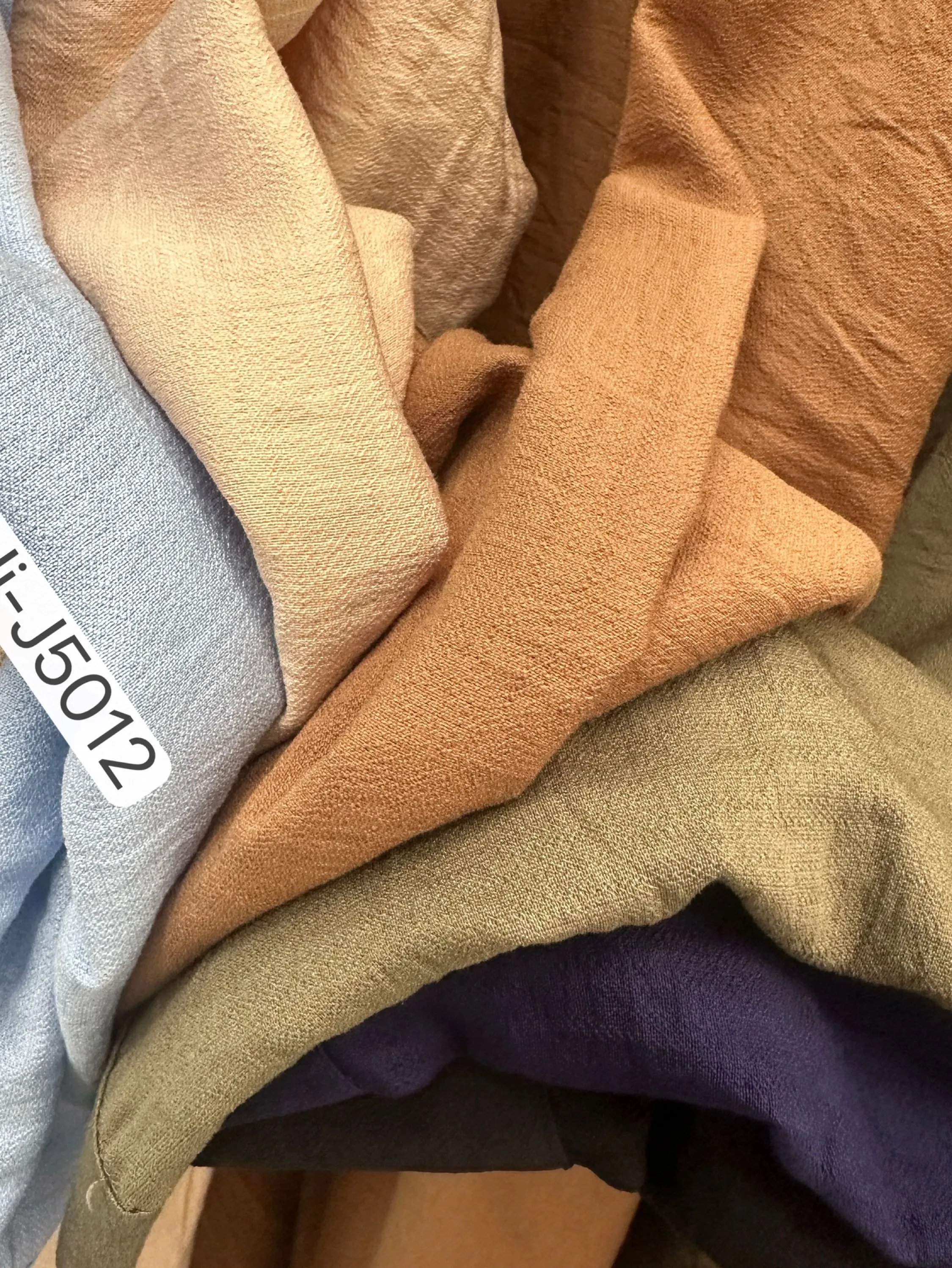 Conjunto plus size camisa e calça em tecido leve (J5012)