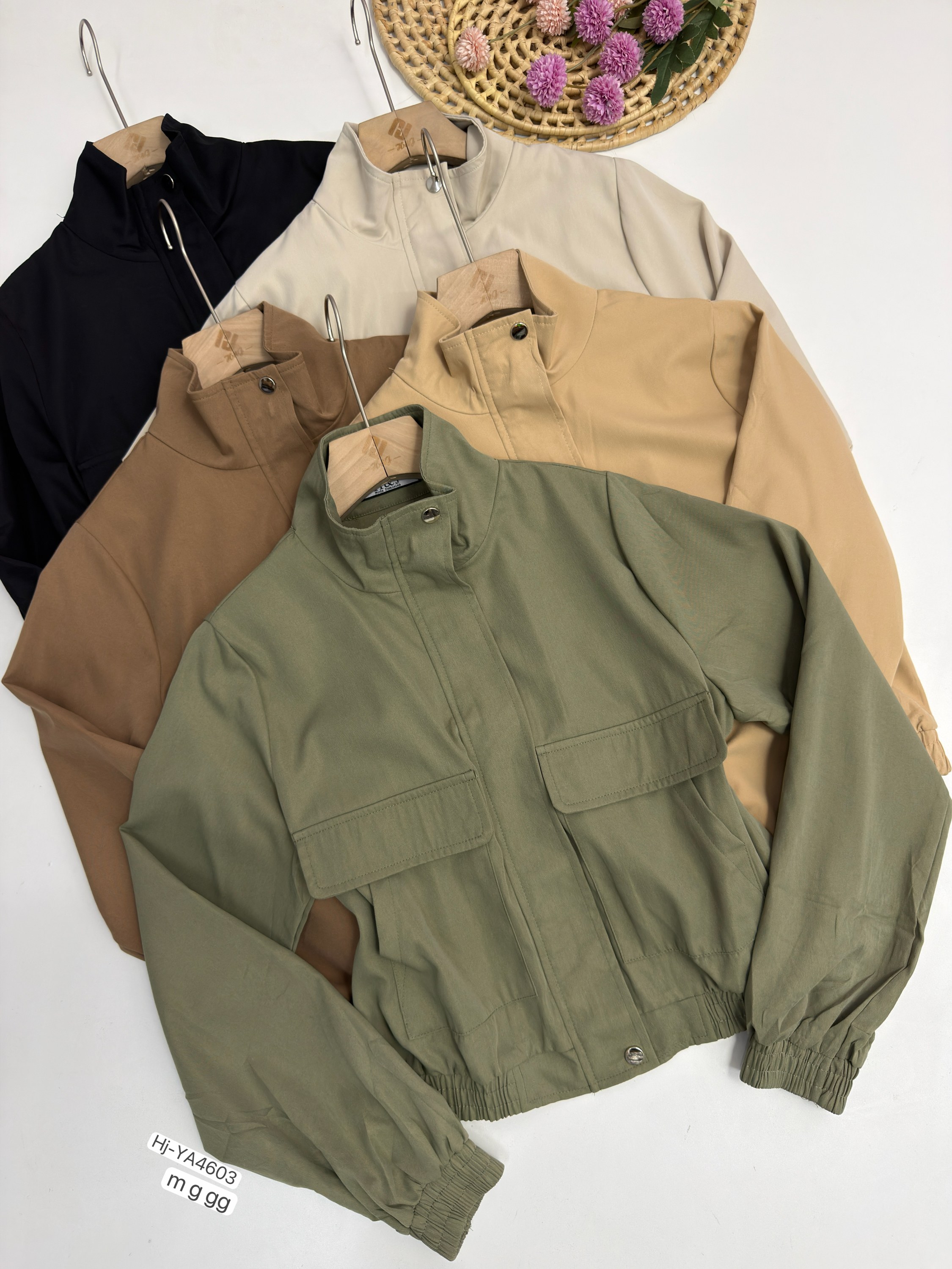 Jaqueta Feminina Gola Alta com Bolsos (YA4603)