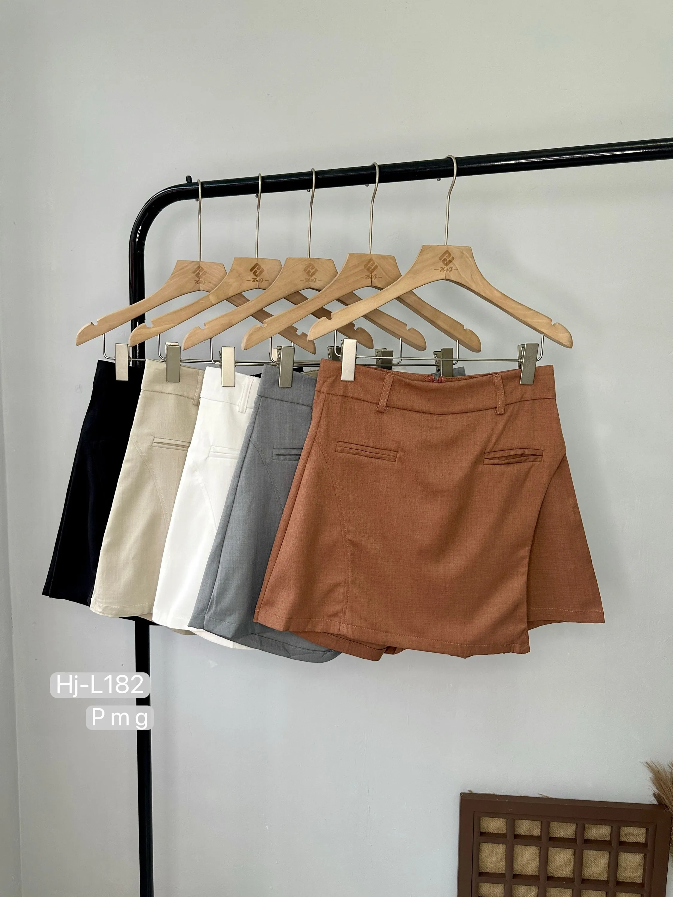 Short saia L182