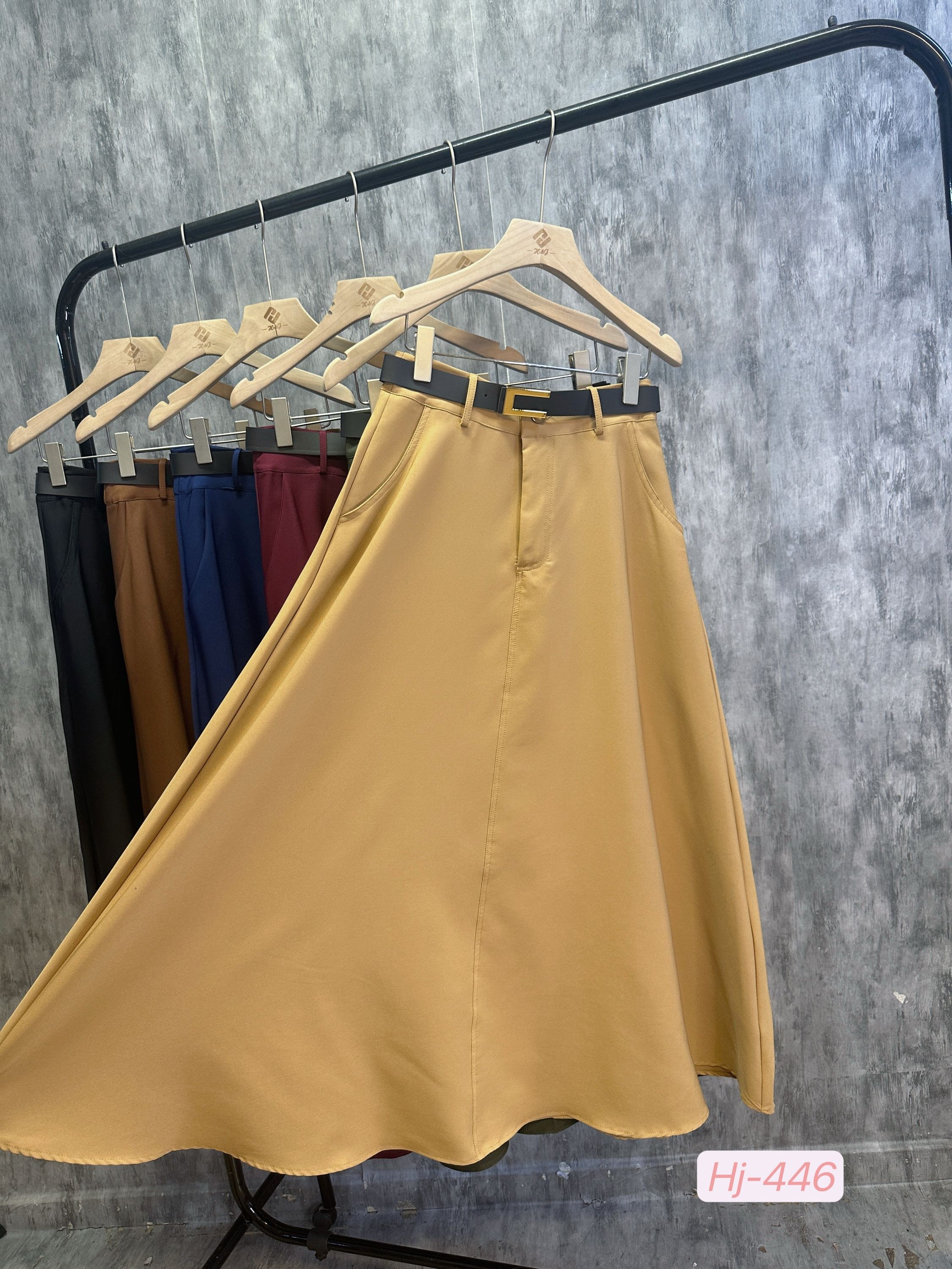 Saia longa plus size em alfaiataria com ziper (497)