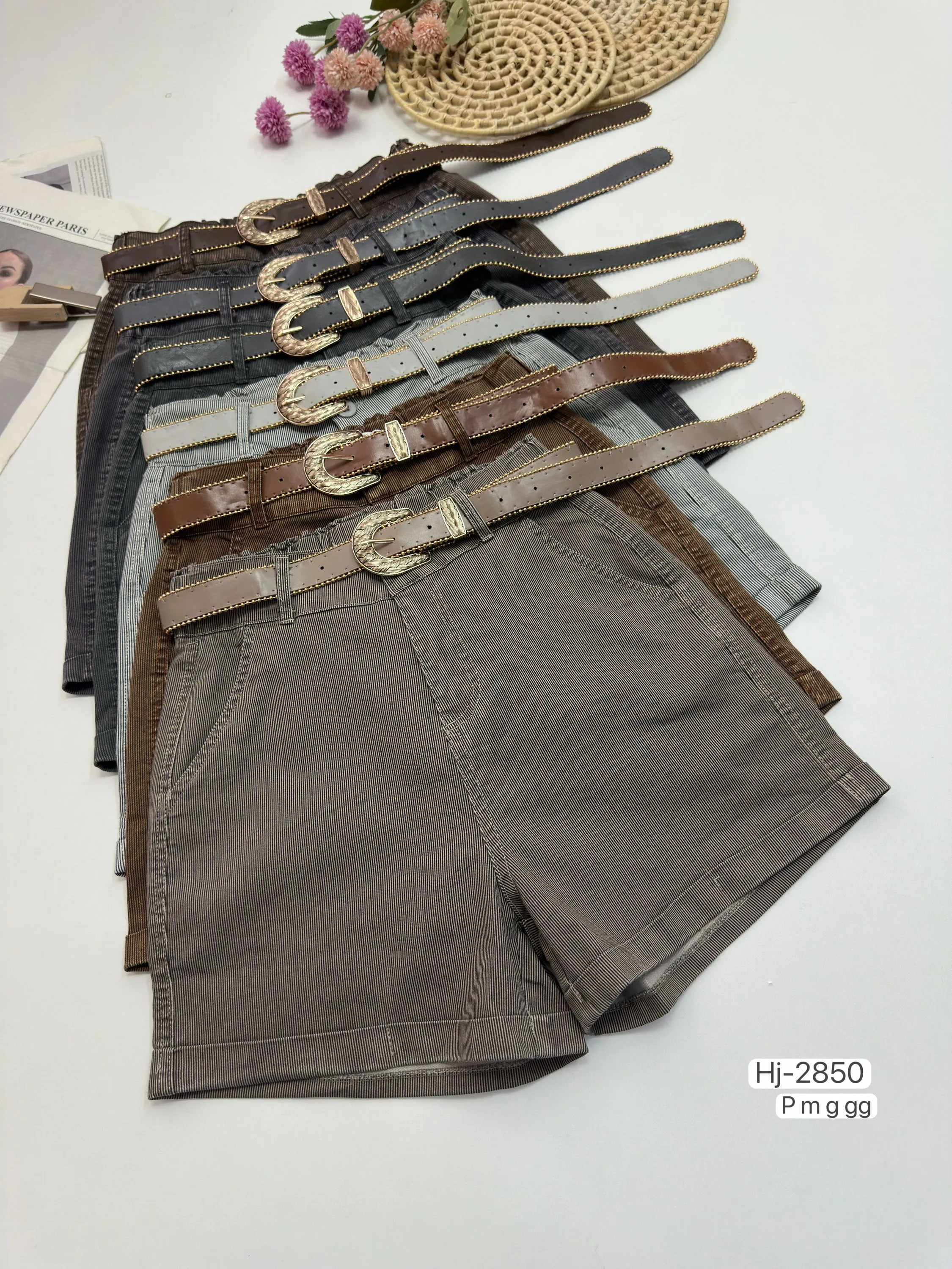 Shorts com cinto e bolsos frontais e traseiros (k2850)