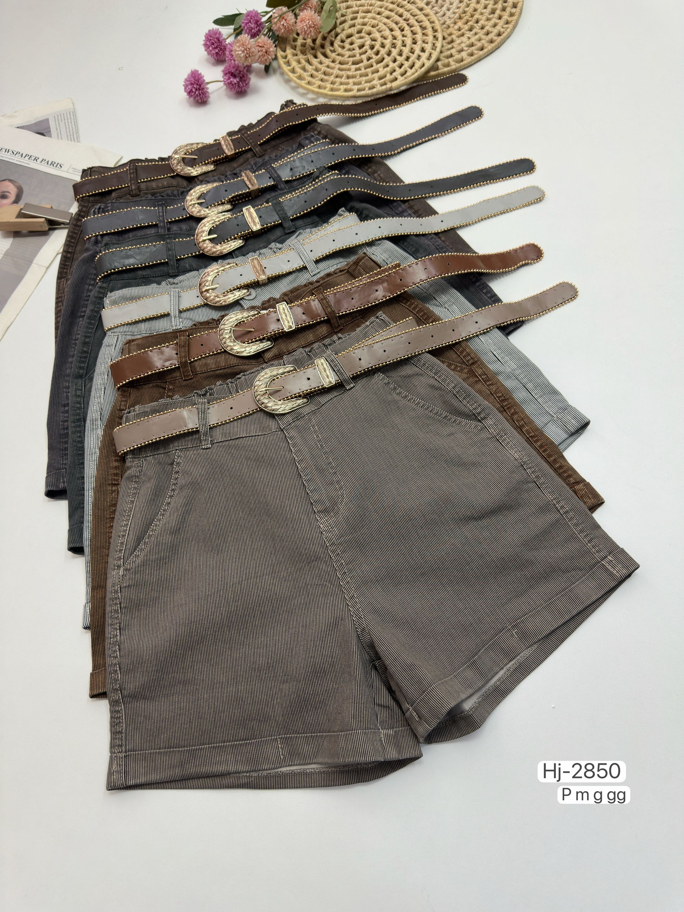 Shorts com cinto e bolsos frontais e traseiros (k2850)