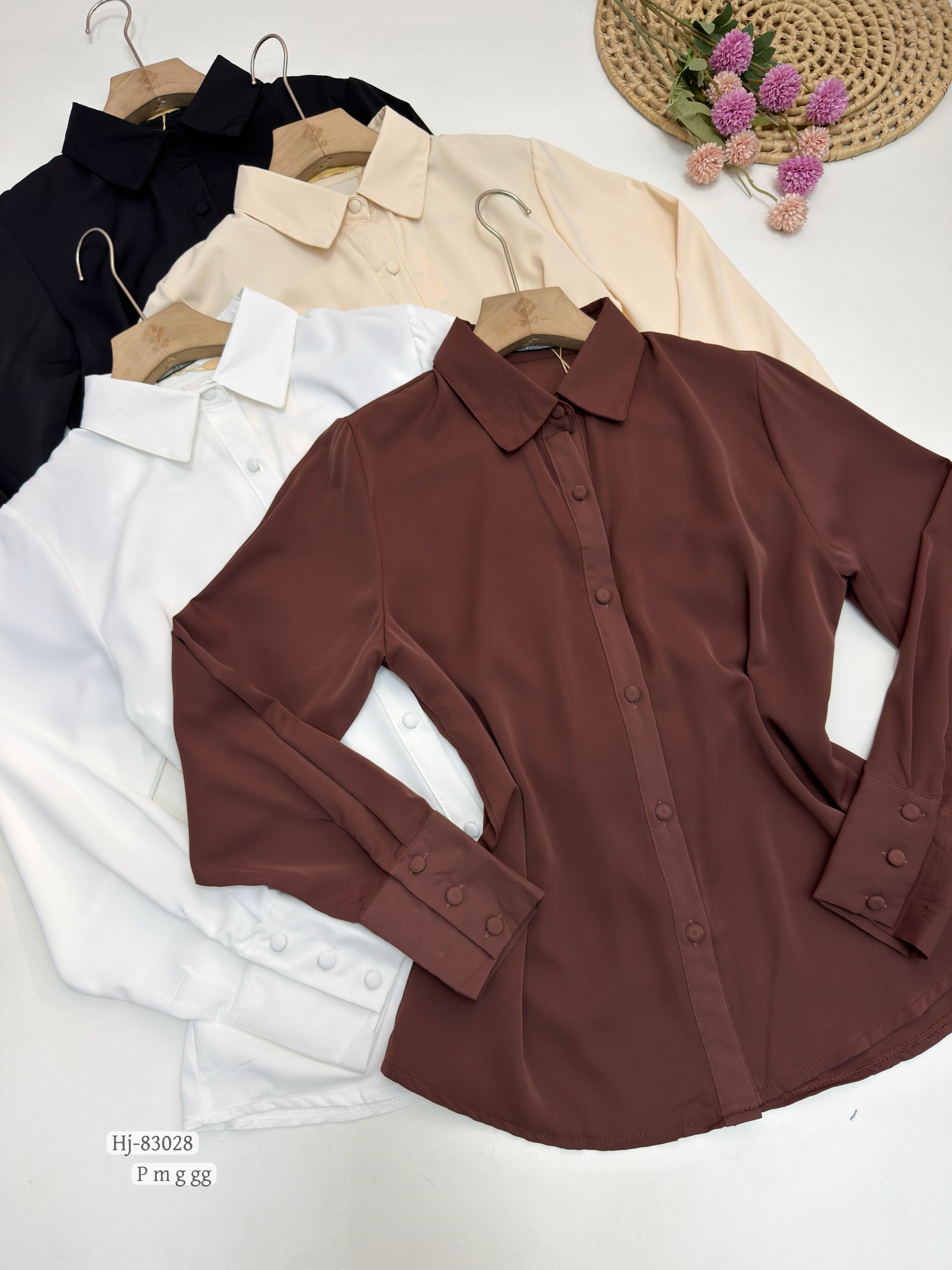 Camisa Feminina Lisa Manga Longa com Botões Frontais (83028)