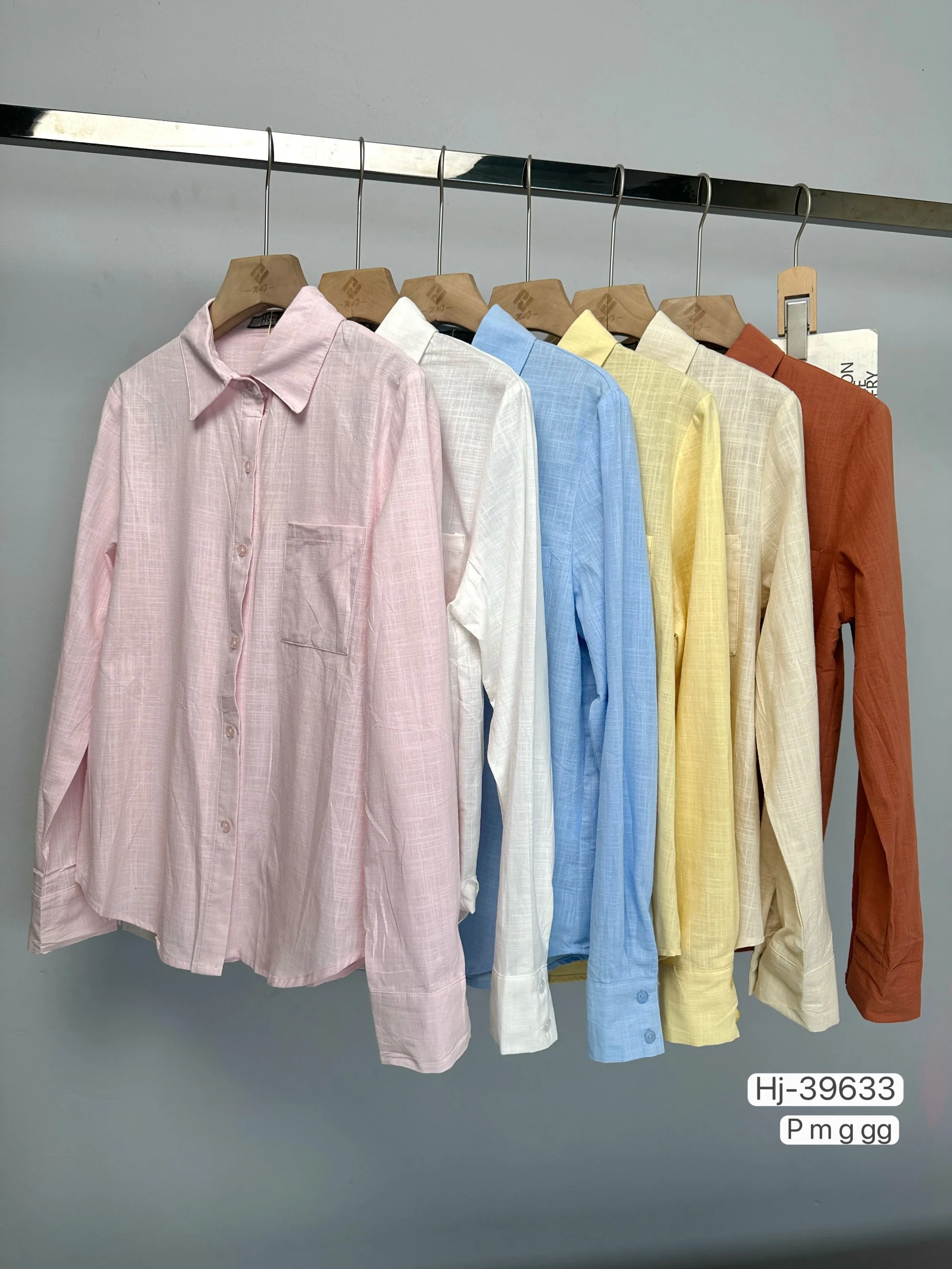 Camisa Feminina Social Lisa com Bolso (LD39633)