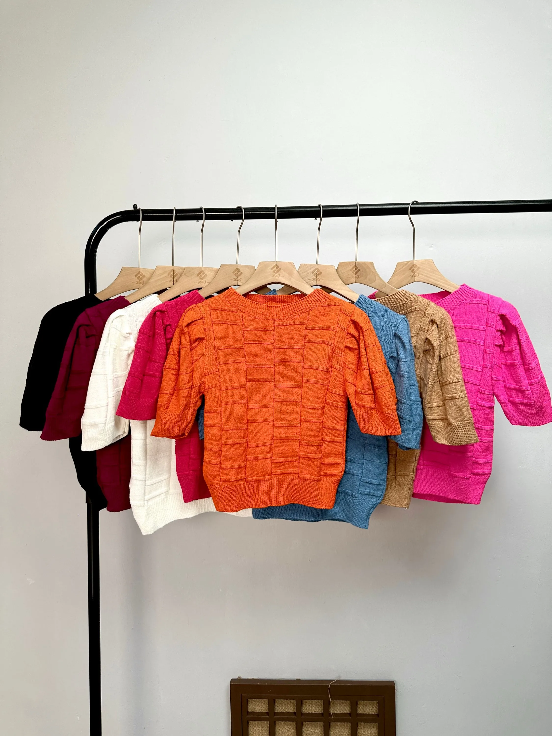 Blusa Tricot Sem Manga Feminina