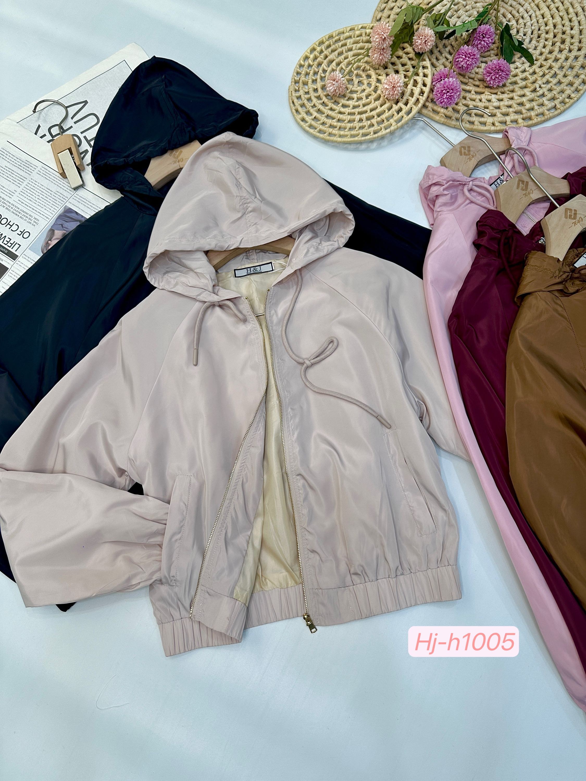 Corta vento com touca (H1005)