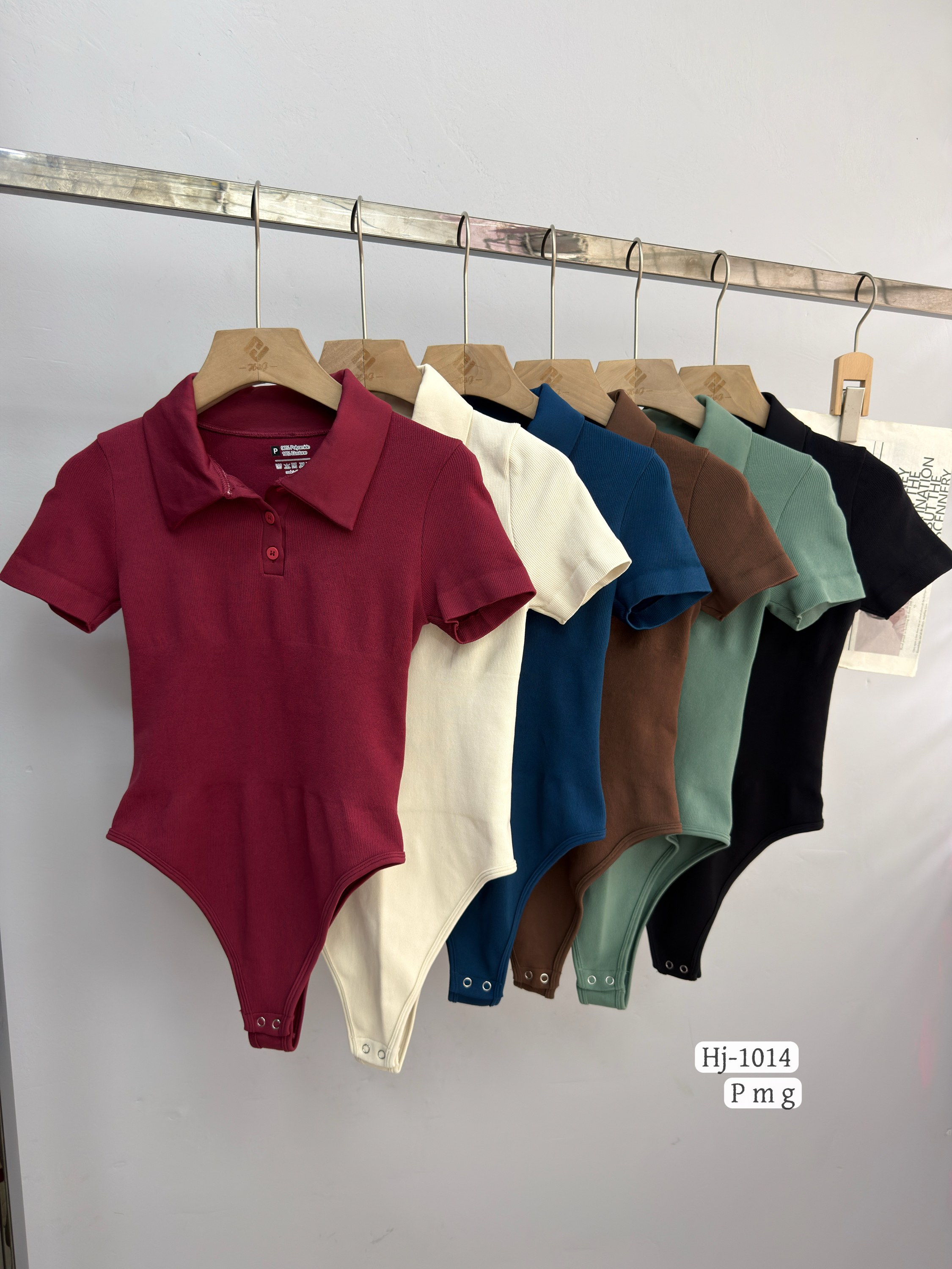 Body Feminino Manga Curta Gola Polo (HJ1014)