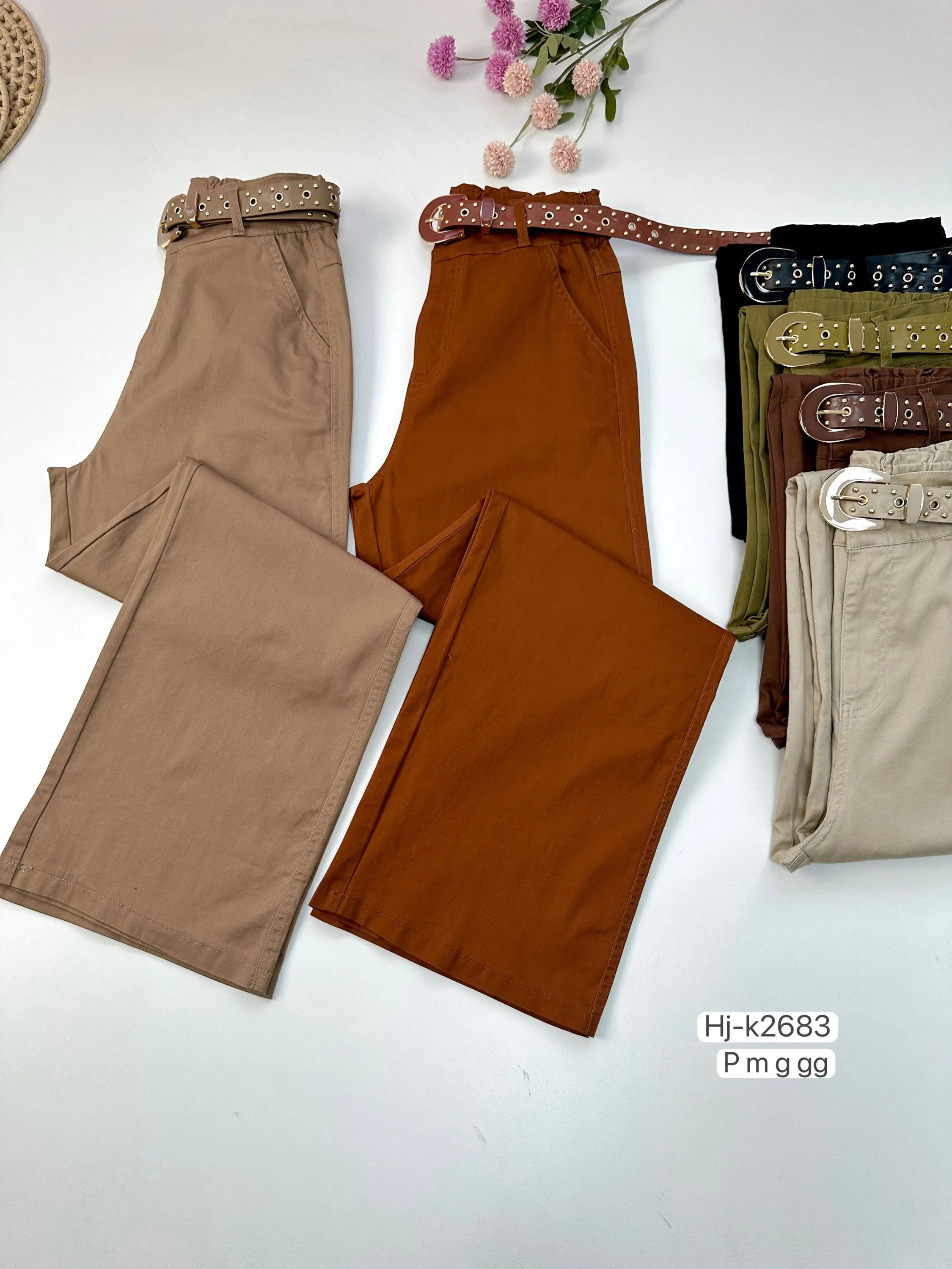 Calça Pantalona Feminina em Sarja com Cinto de Tachas(k2683)