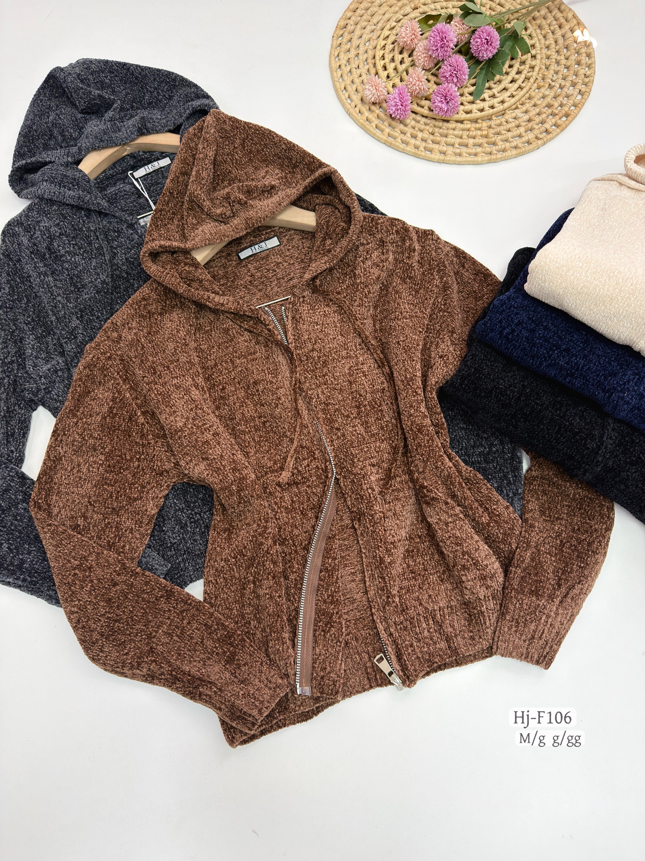 Casaco de pelinhos com capuz e zíper (F106)