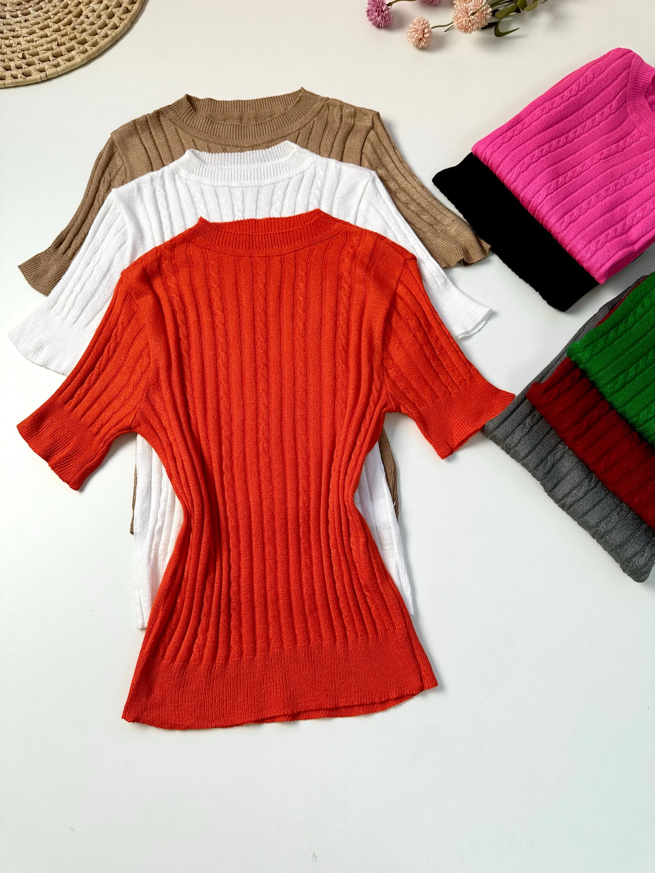 Blusa Tricot Manga Curta com Trança