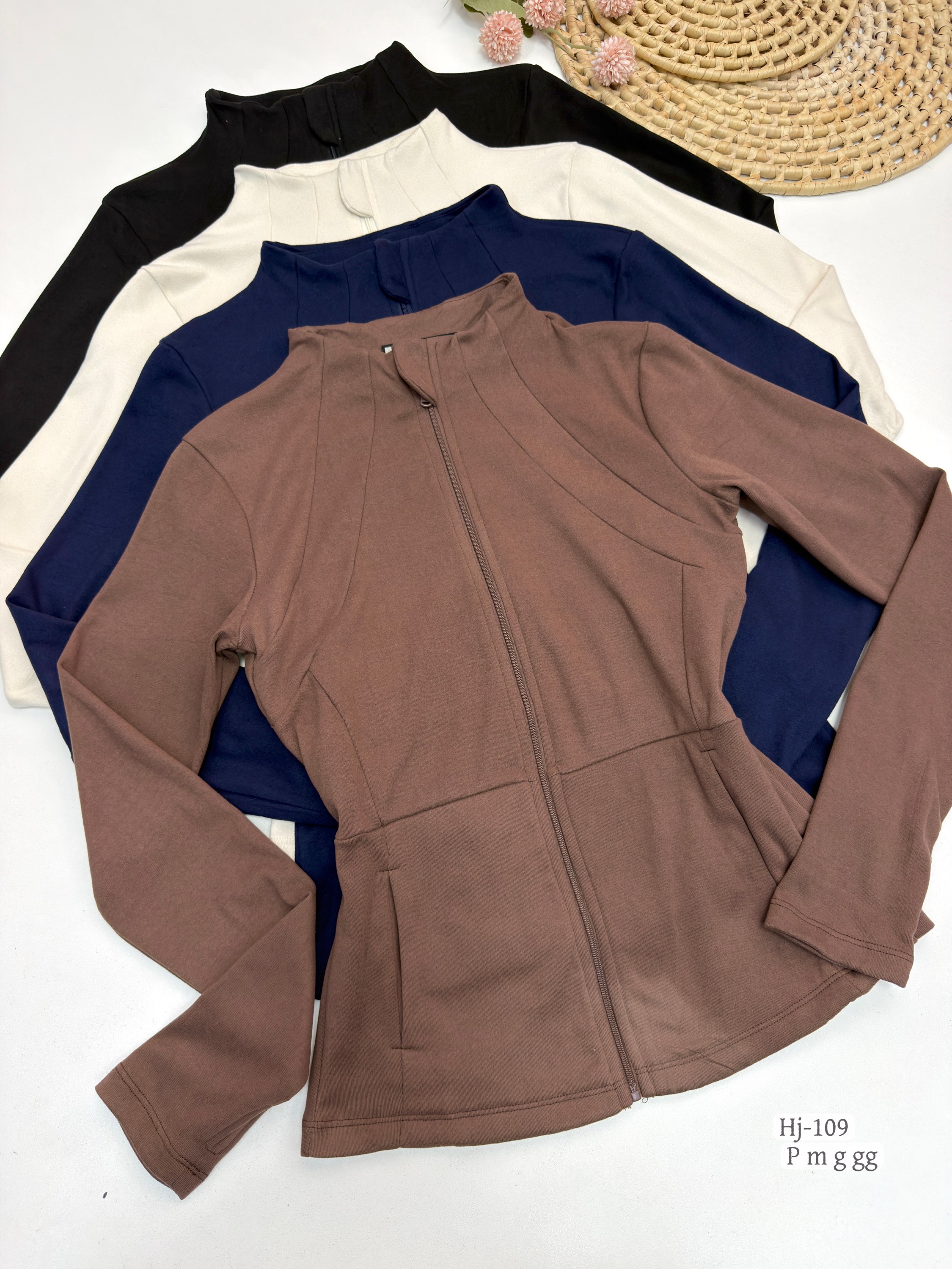 Blusa Feminina com Zíper Frontal e Recortes (m109)