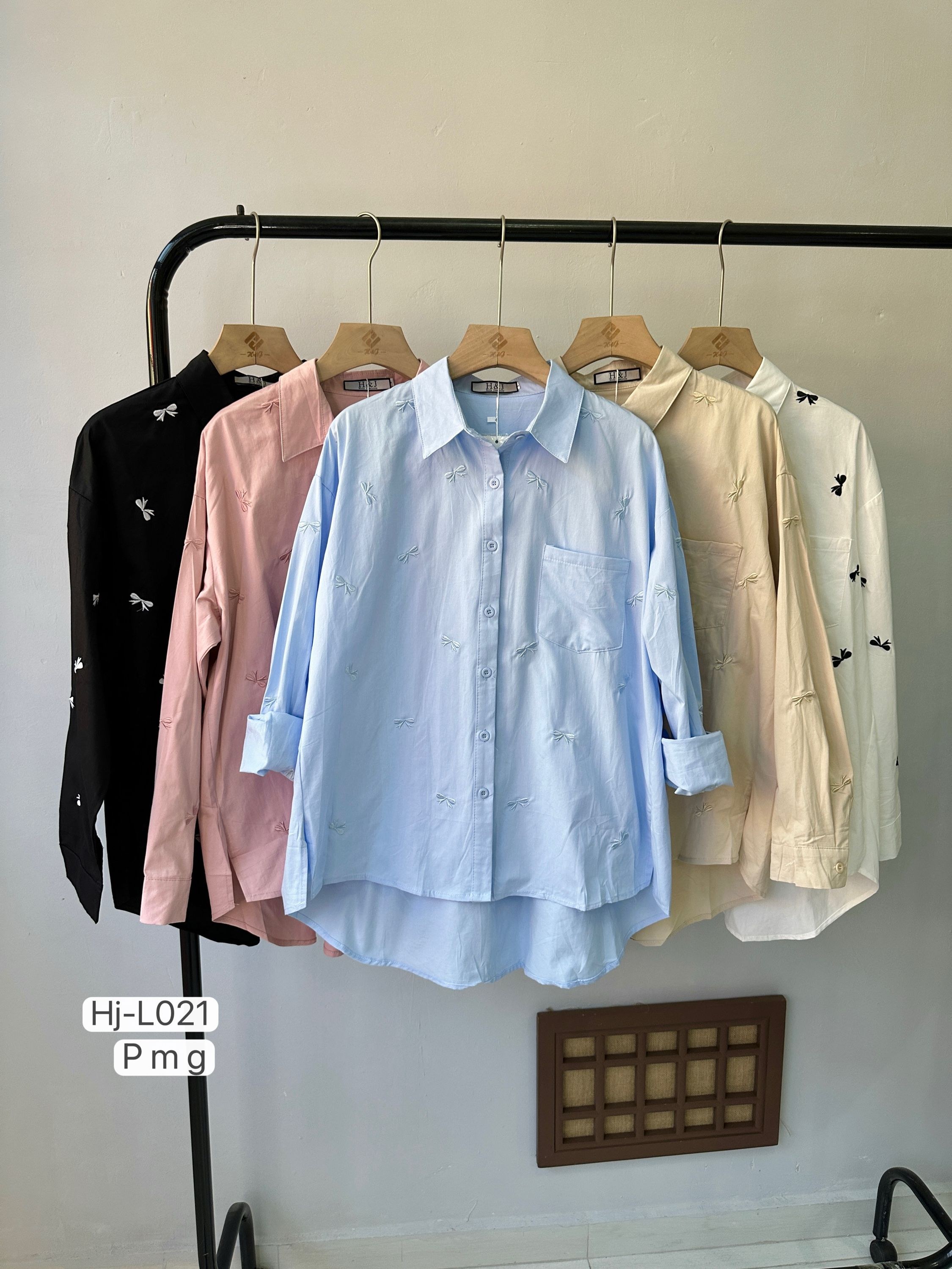 Camisa Feminina Bordada com Libélulas (L021A)