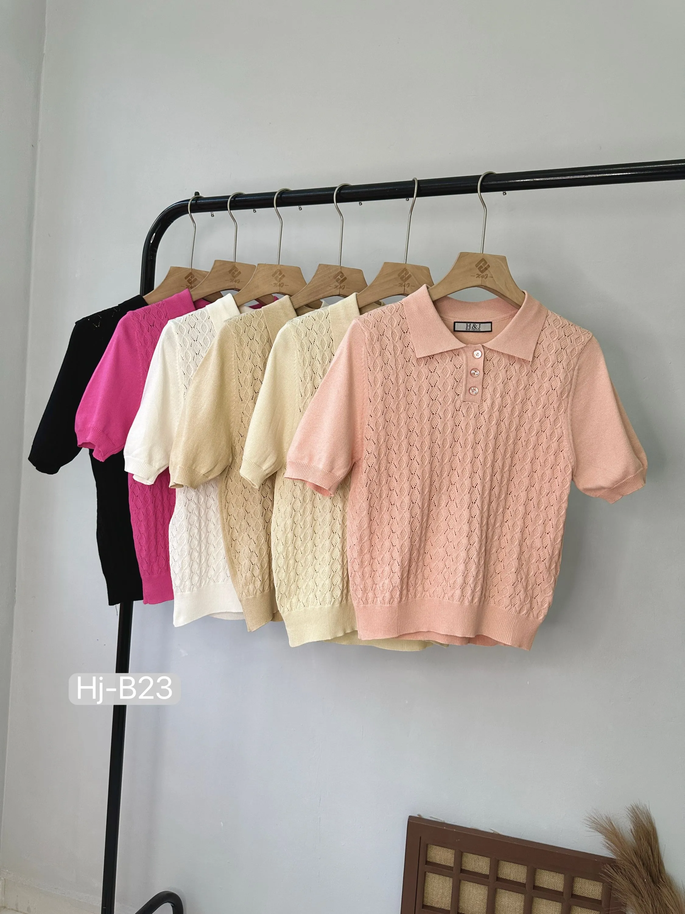 Blusa Tricot Gola Polo com Textura Vazadinha (B23)