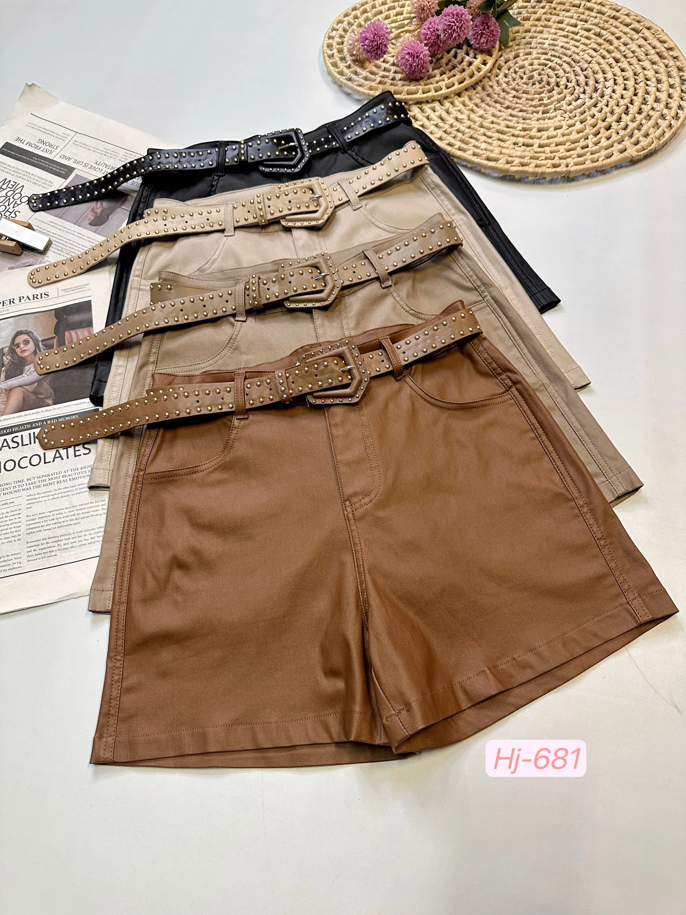 Shorts com cinto couro fake (681)