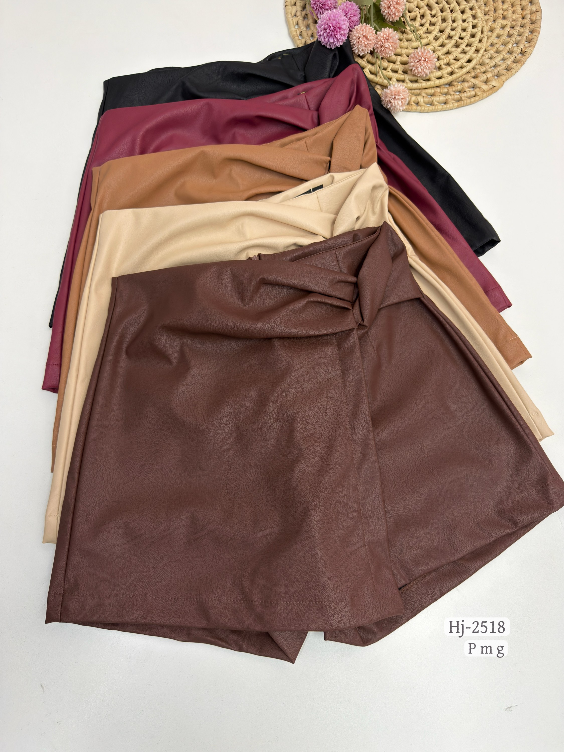 Short Saia Feminino Couro Sintético Transpassado (2518)