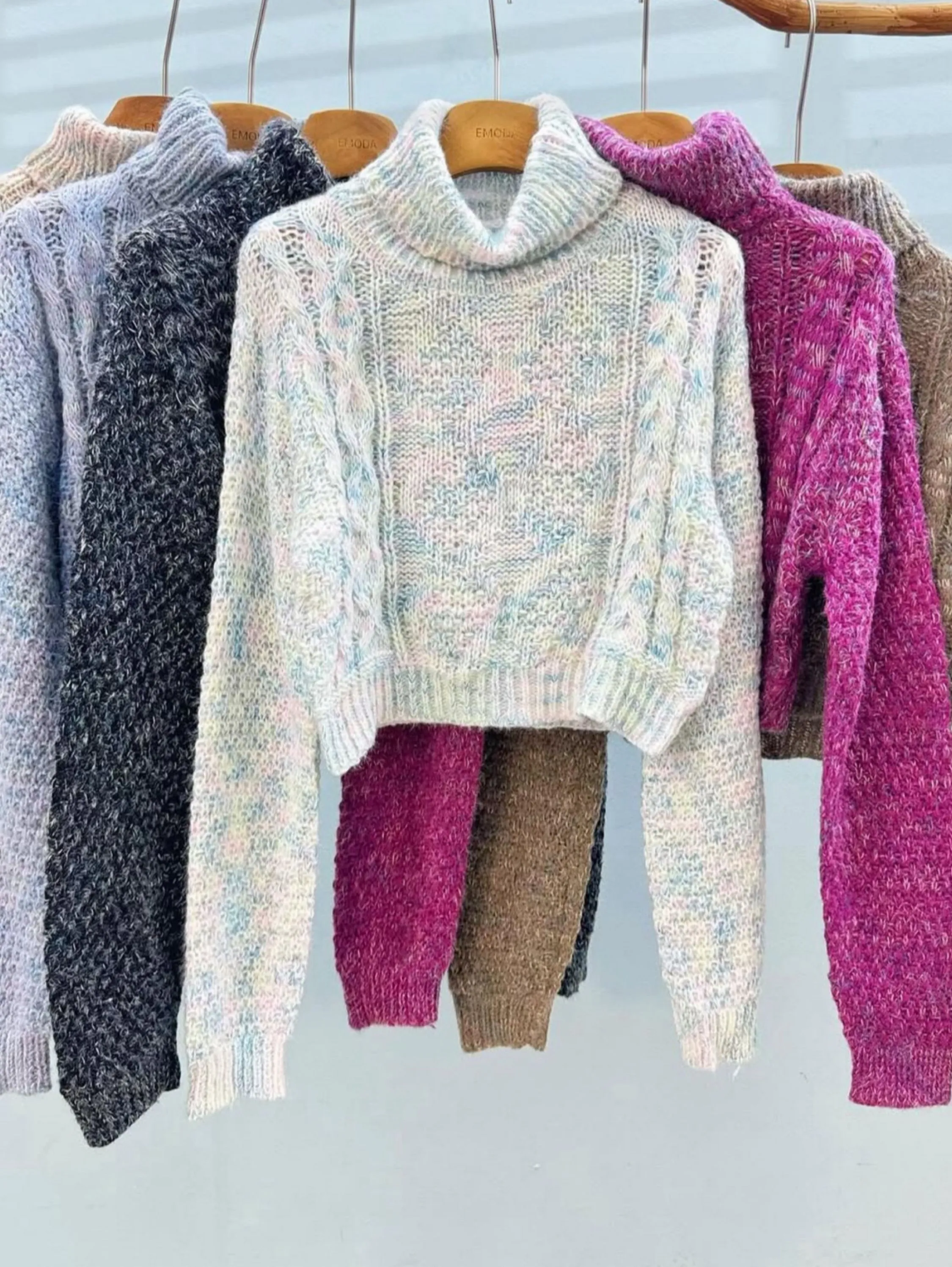 Cacharrel tricot com pelinhos importado Feng