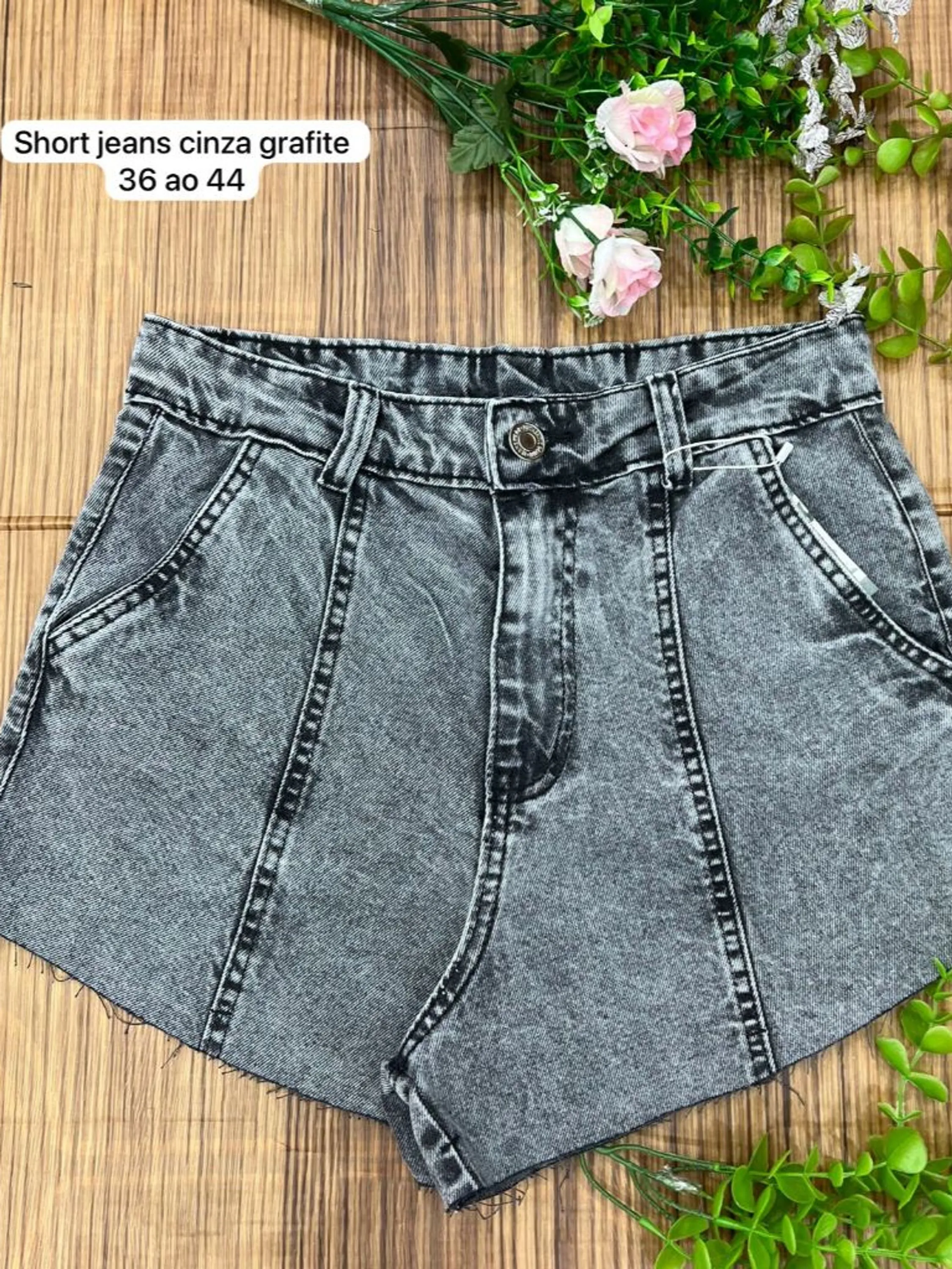 Short Barra Desfiada Com Detalhe Frontal Cinza Graffite