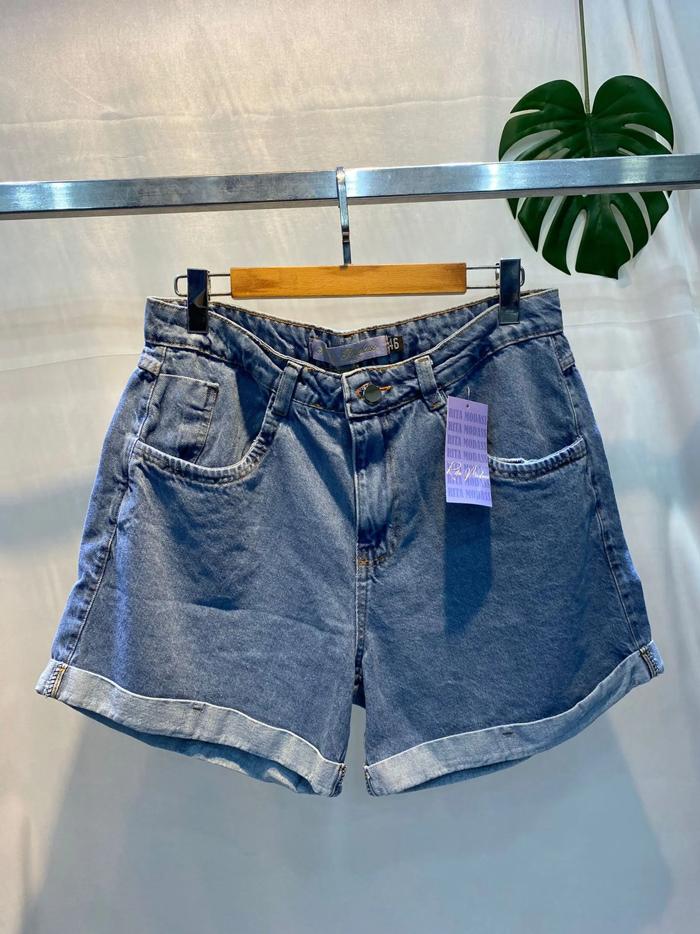 short plus size jeans