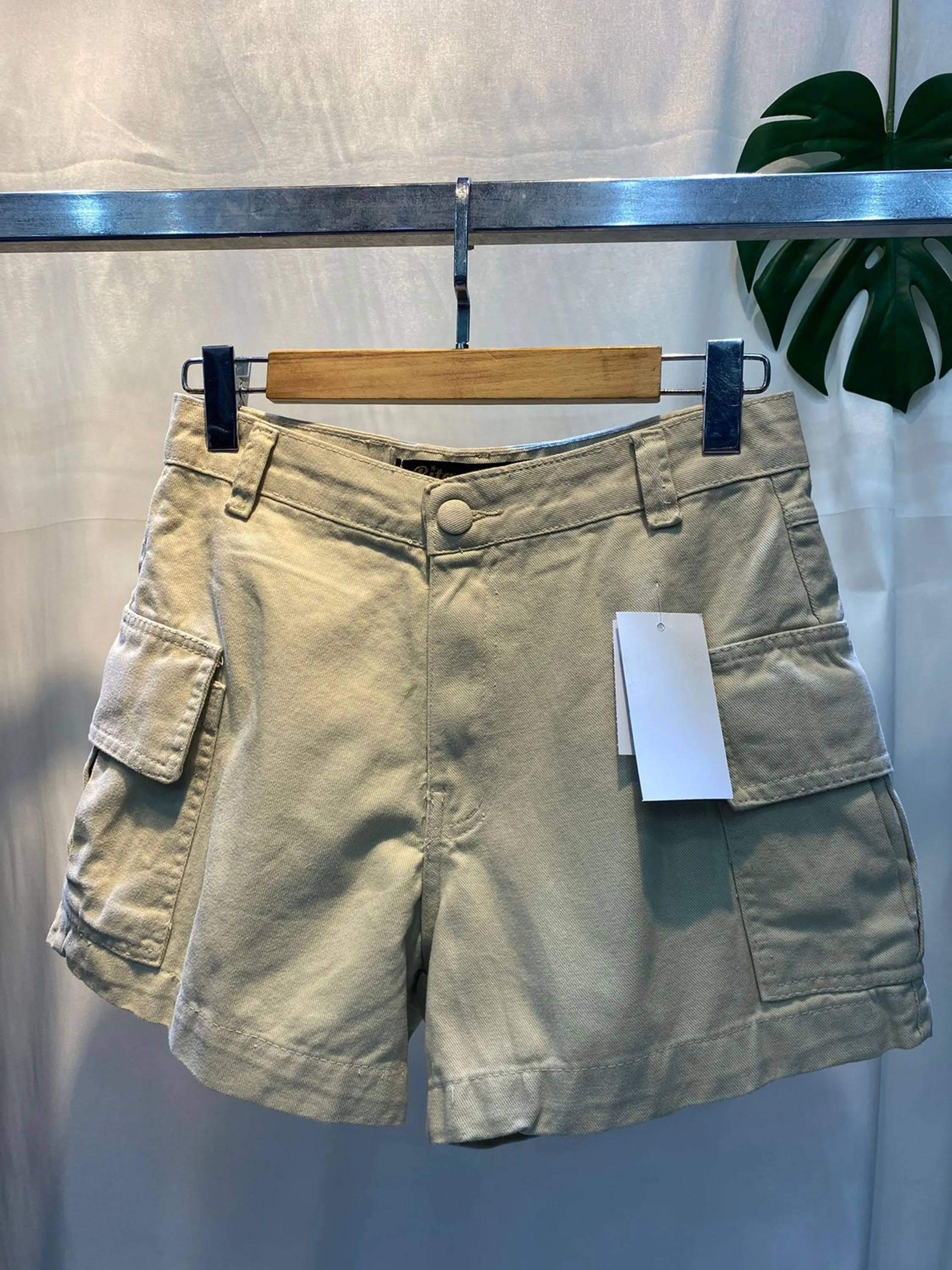 short cargo nude