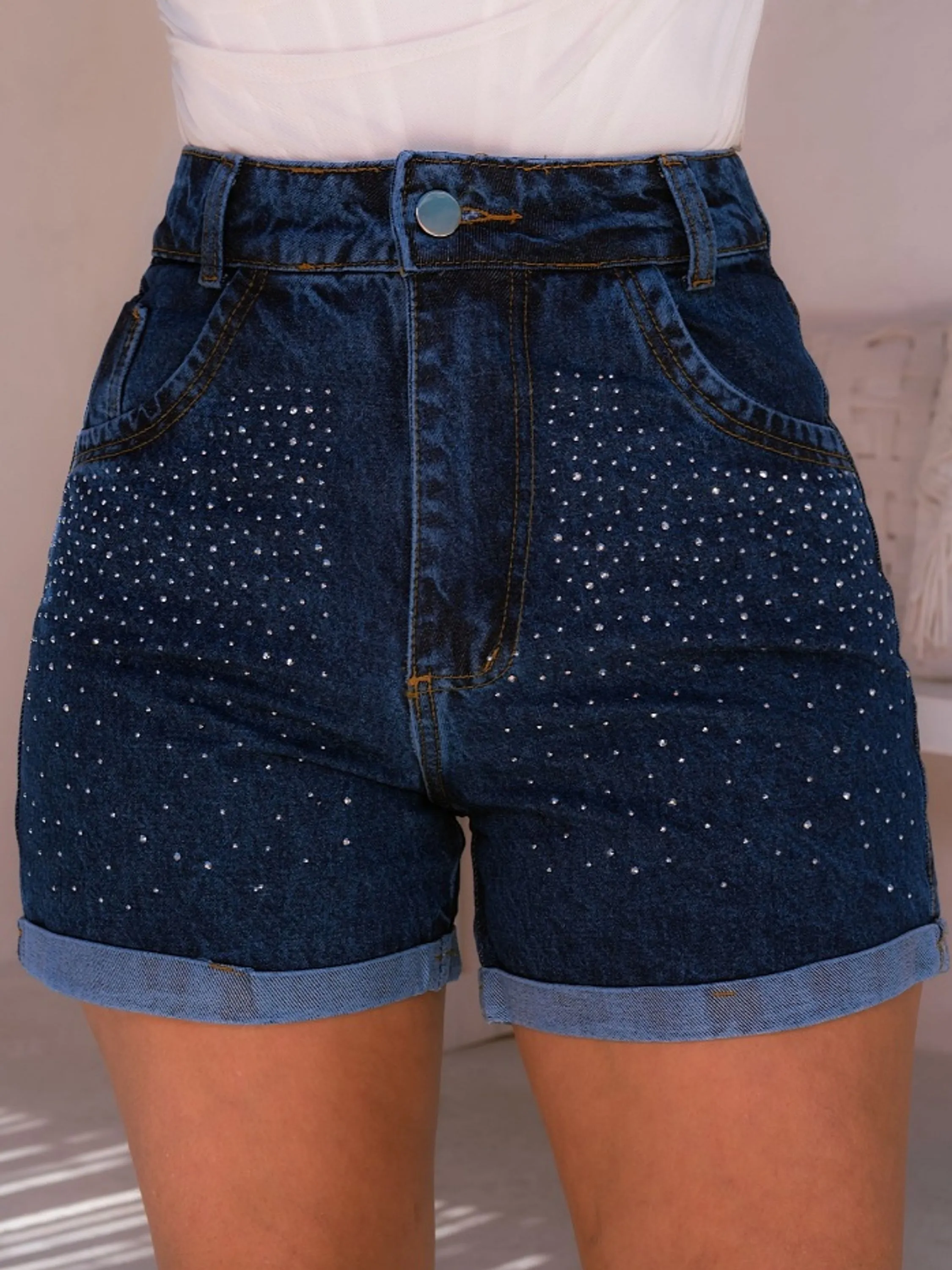 Short Jeans Feminino Barra Virada com Brilho