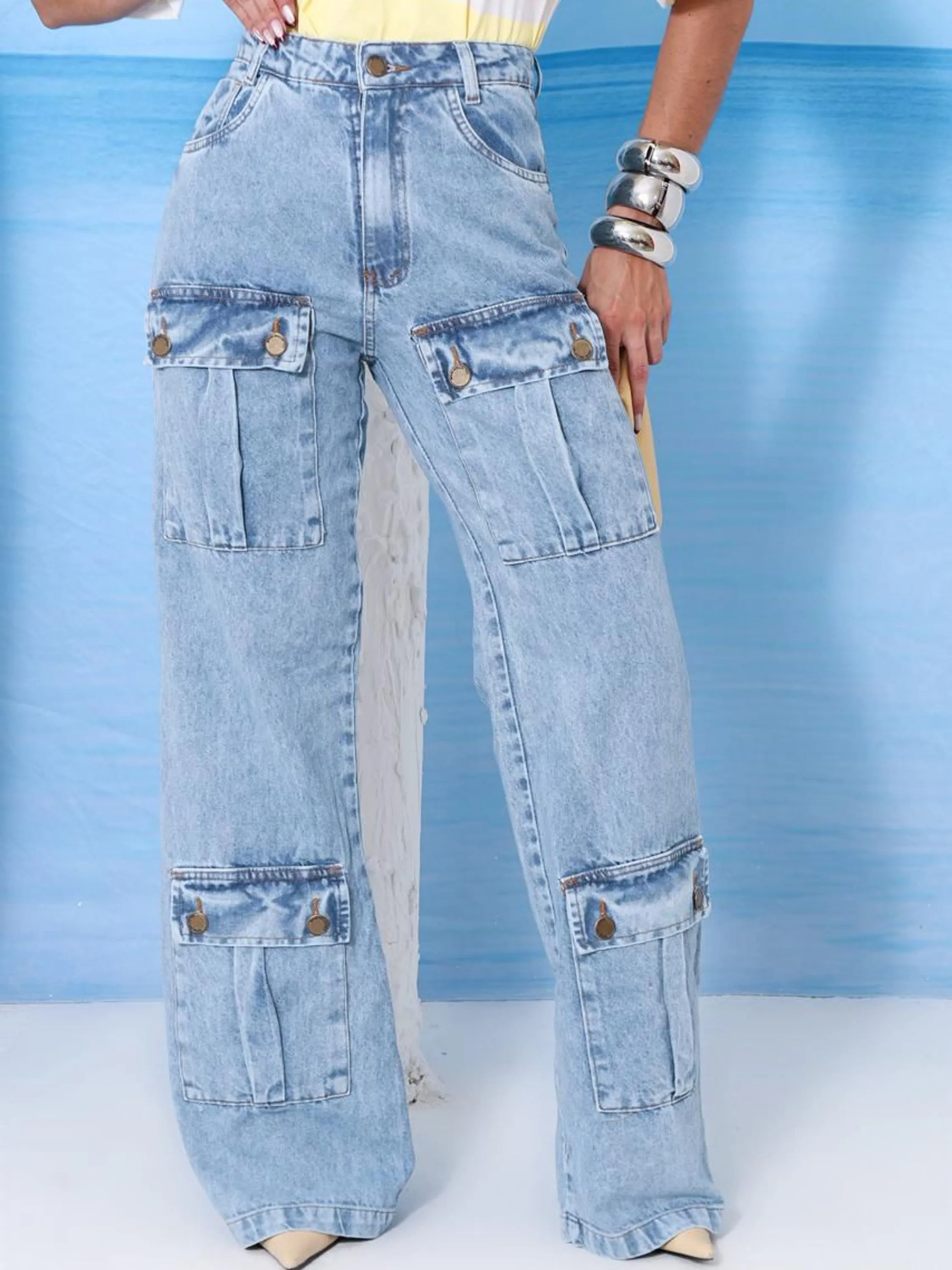 Calça Feminina com Quatro Bolsos Frontal