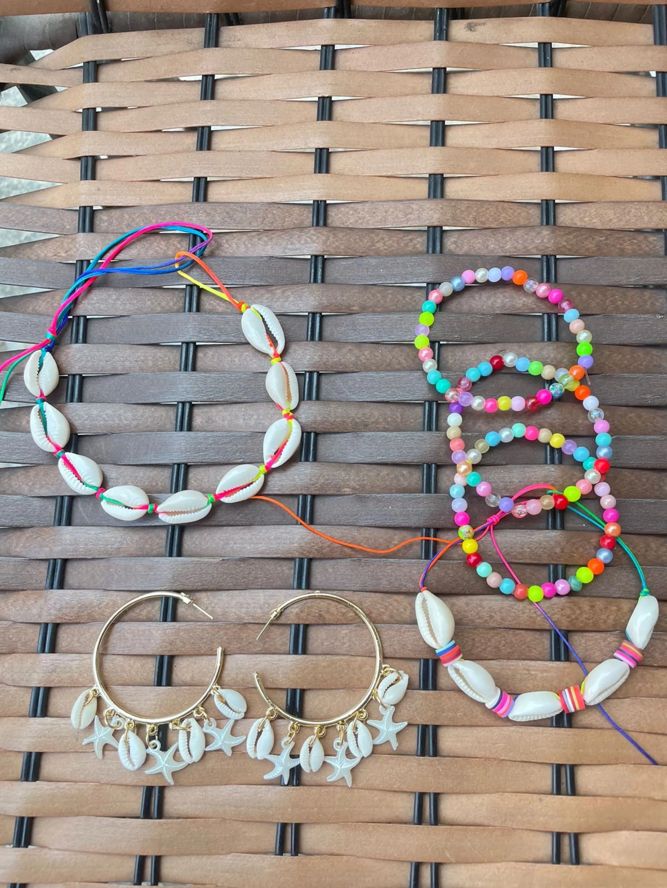 Conjunto colar,pulseira e brincos de buzios