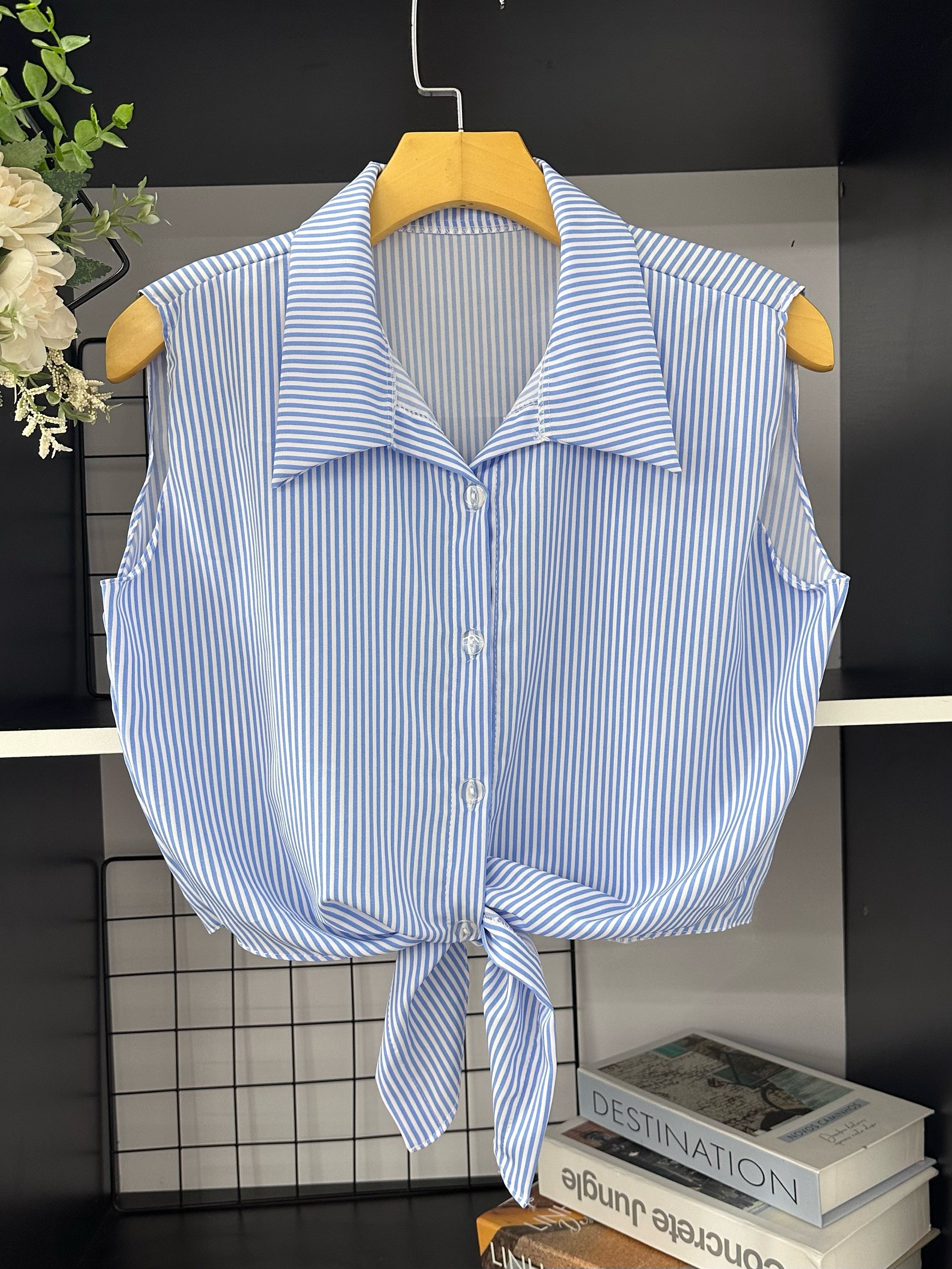 Cropped listrado com botãos/moda feminina