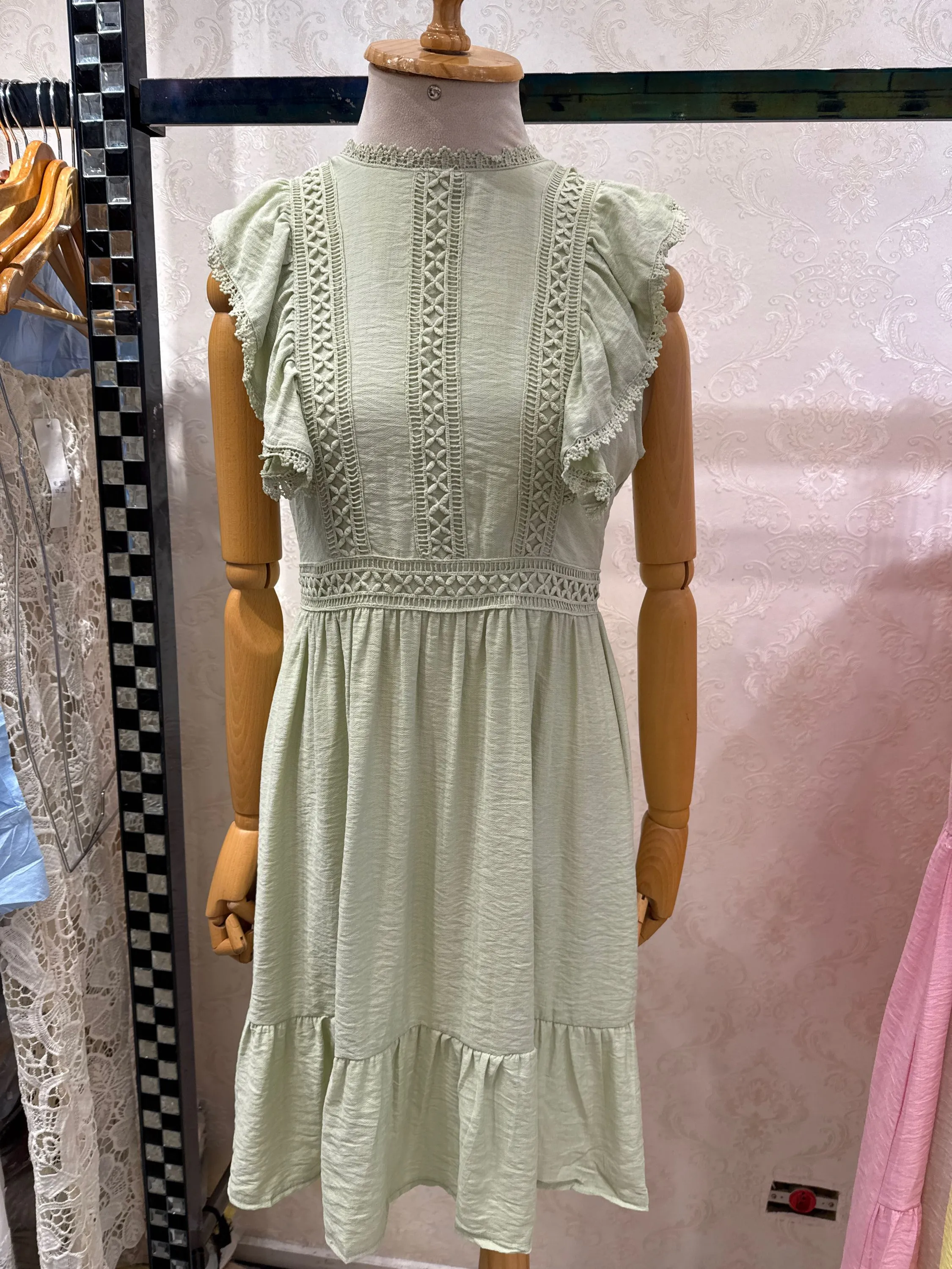 Vestido com renda novo modelo 2025