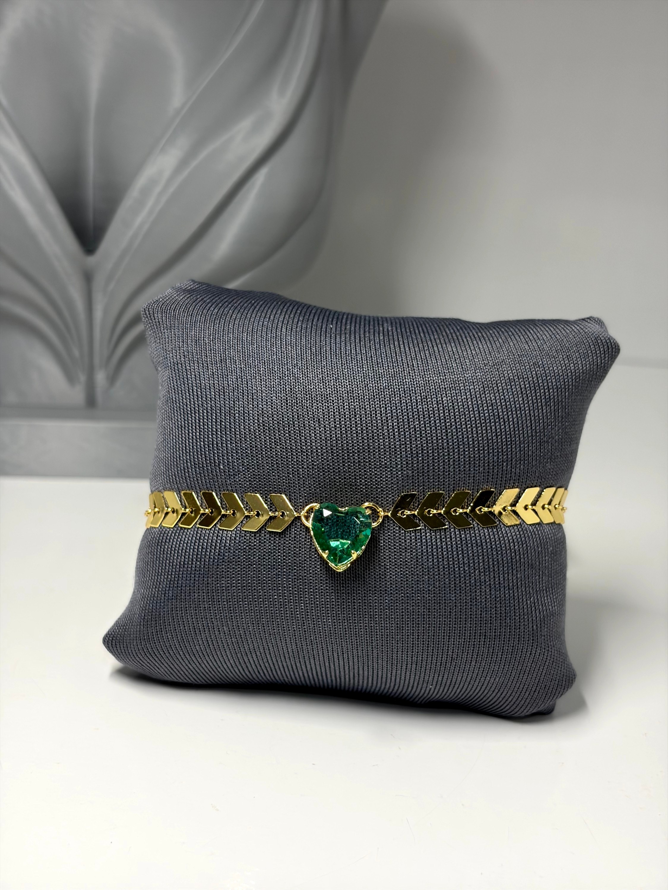 Pulseira com escamas e coração