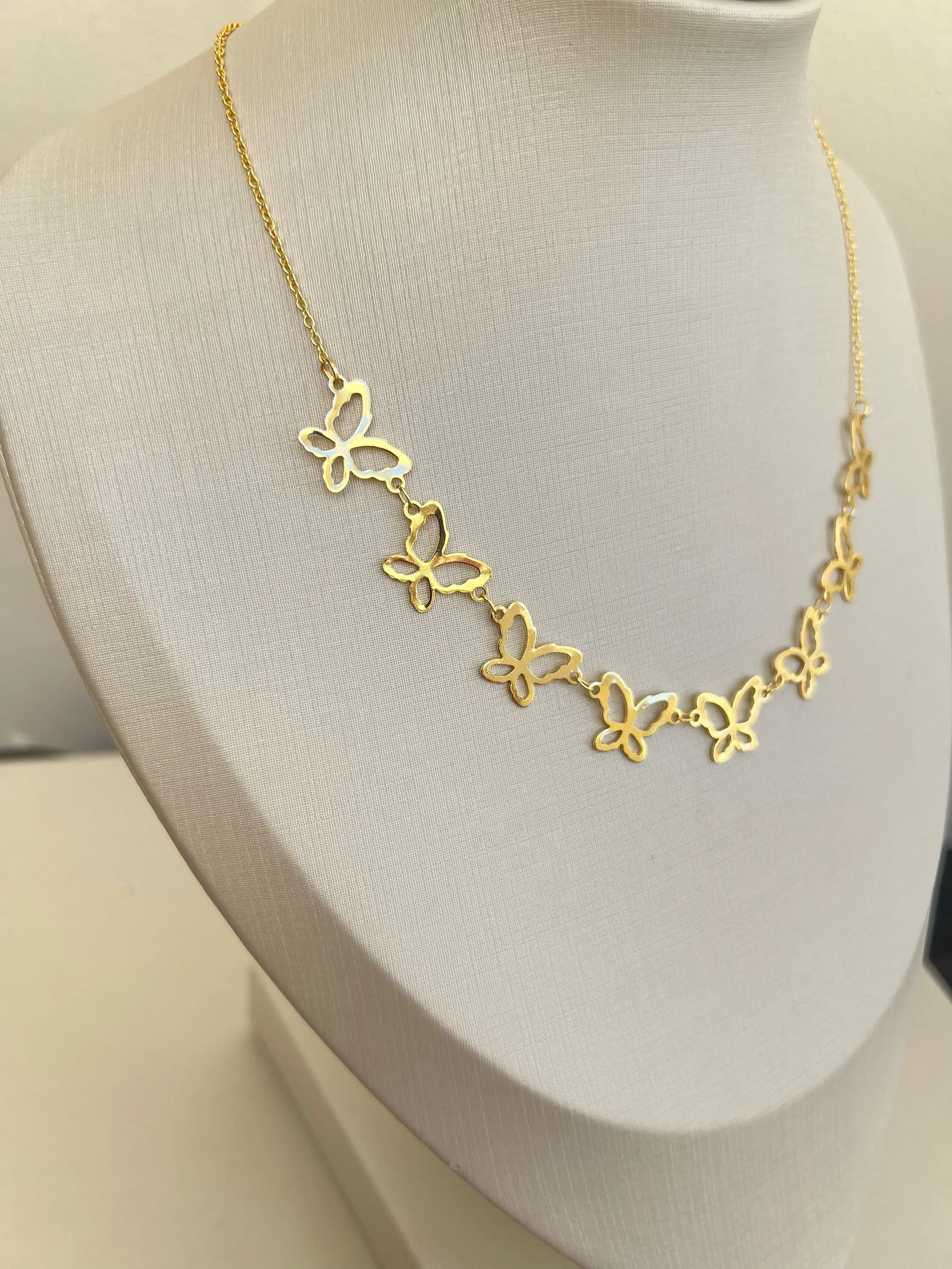 Choker modelo borboleta