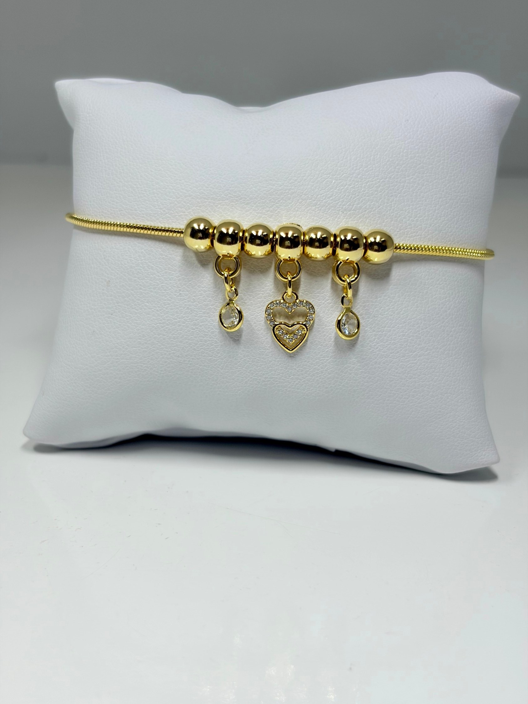 Pulseira delicada com coração