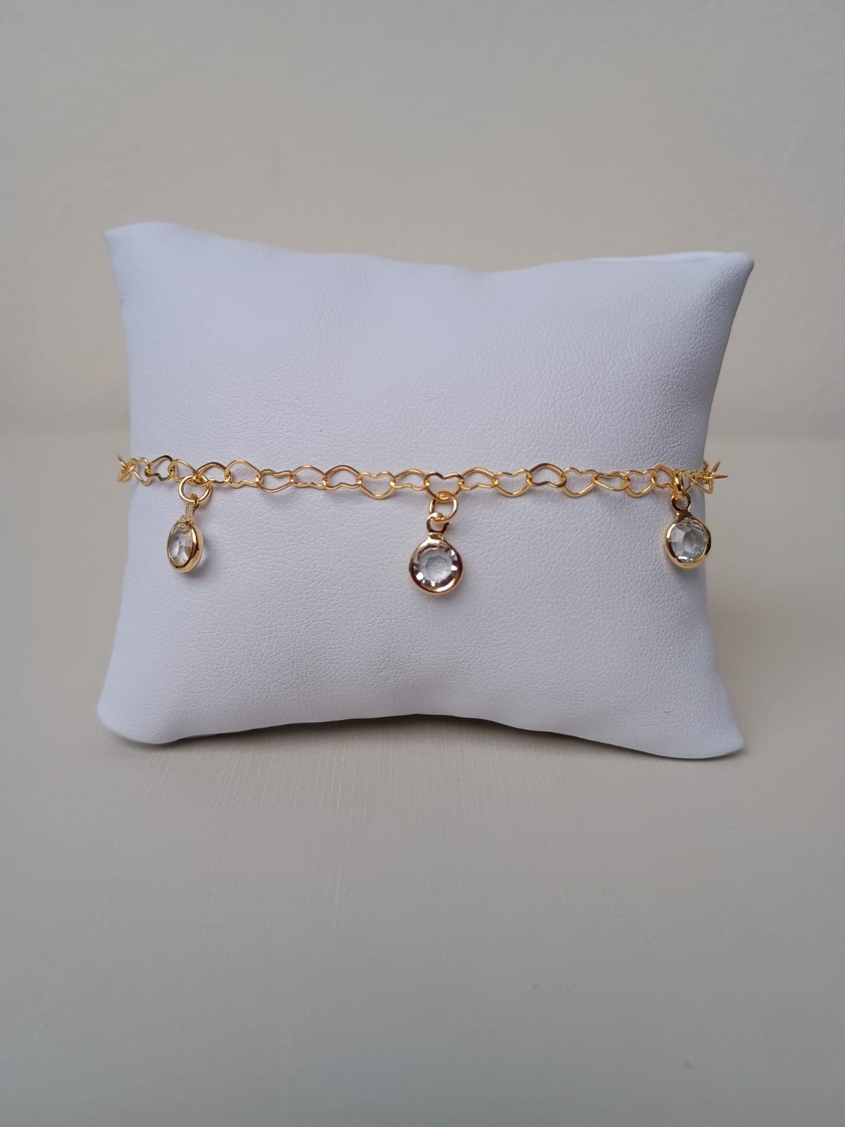 Pulseira com corações e ponto de luz