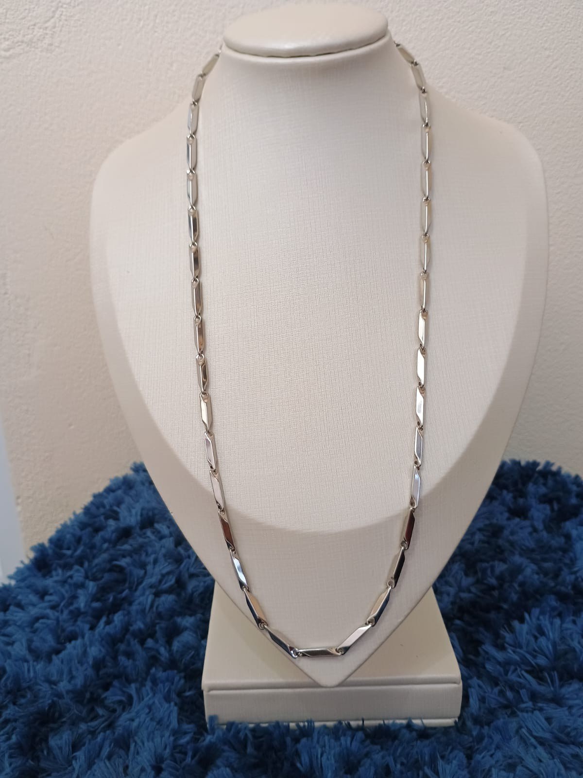 Corrente masculina espelhada