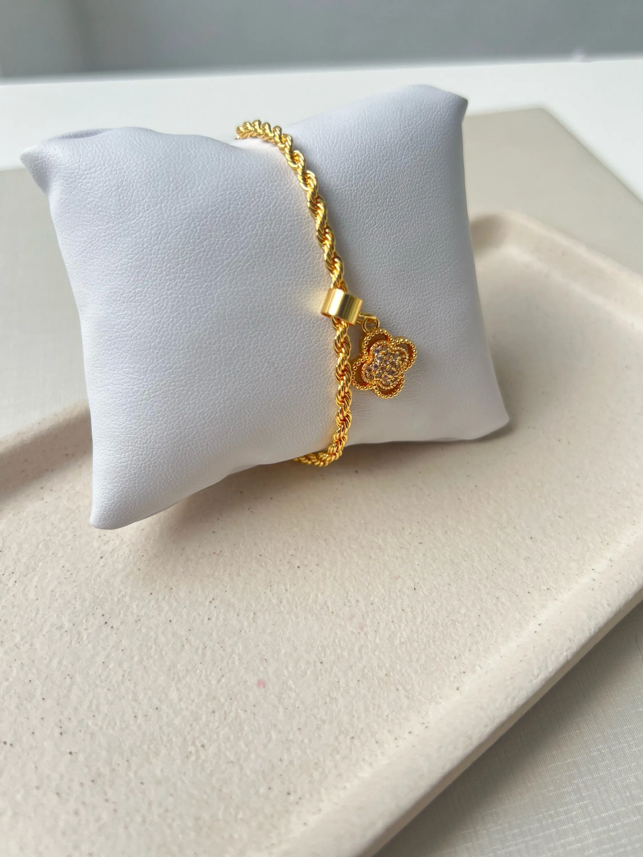 Pulseira pingente trevo