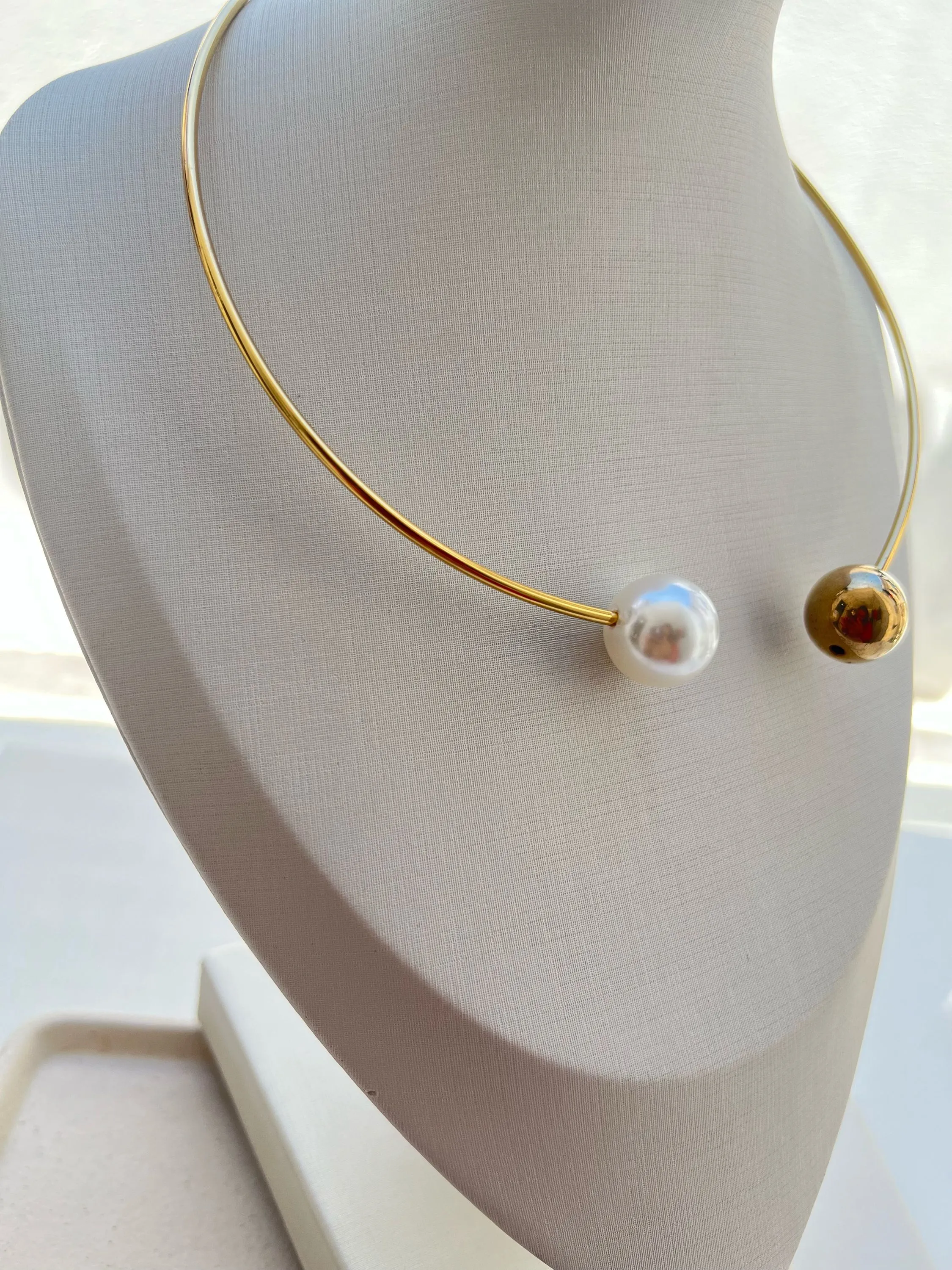 Choker aro com pérolas